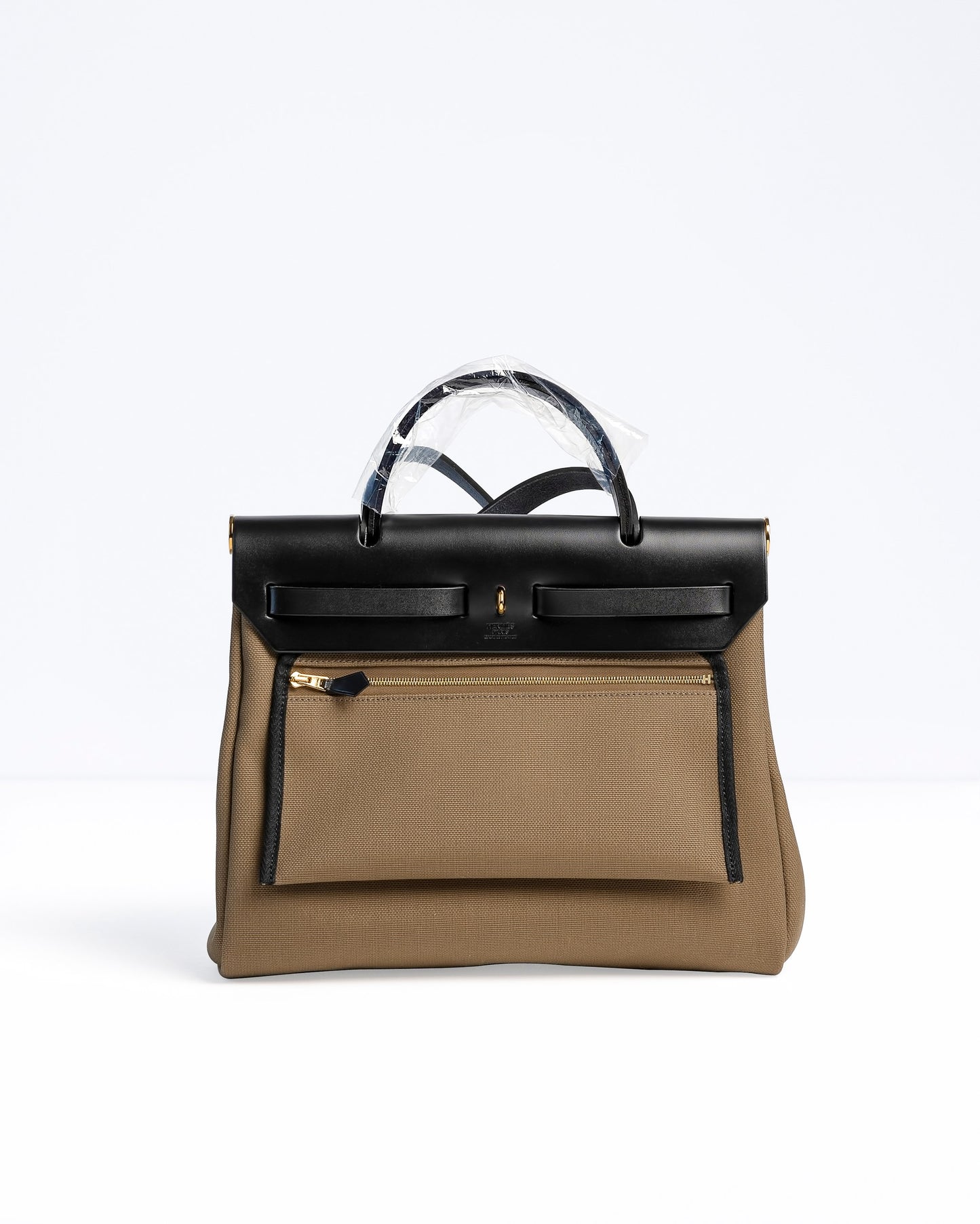 Herbag Zip 31 Toundra/Noir Vache Hunter and Toile with Gold Hardware