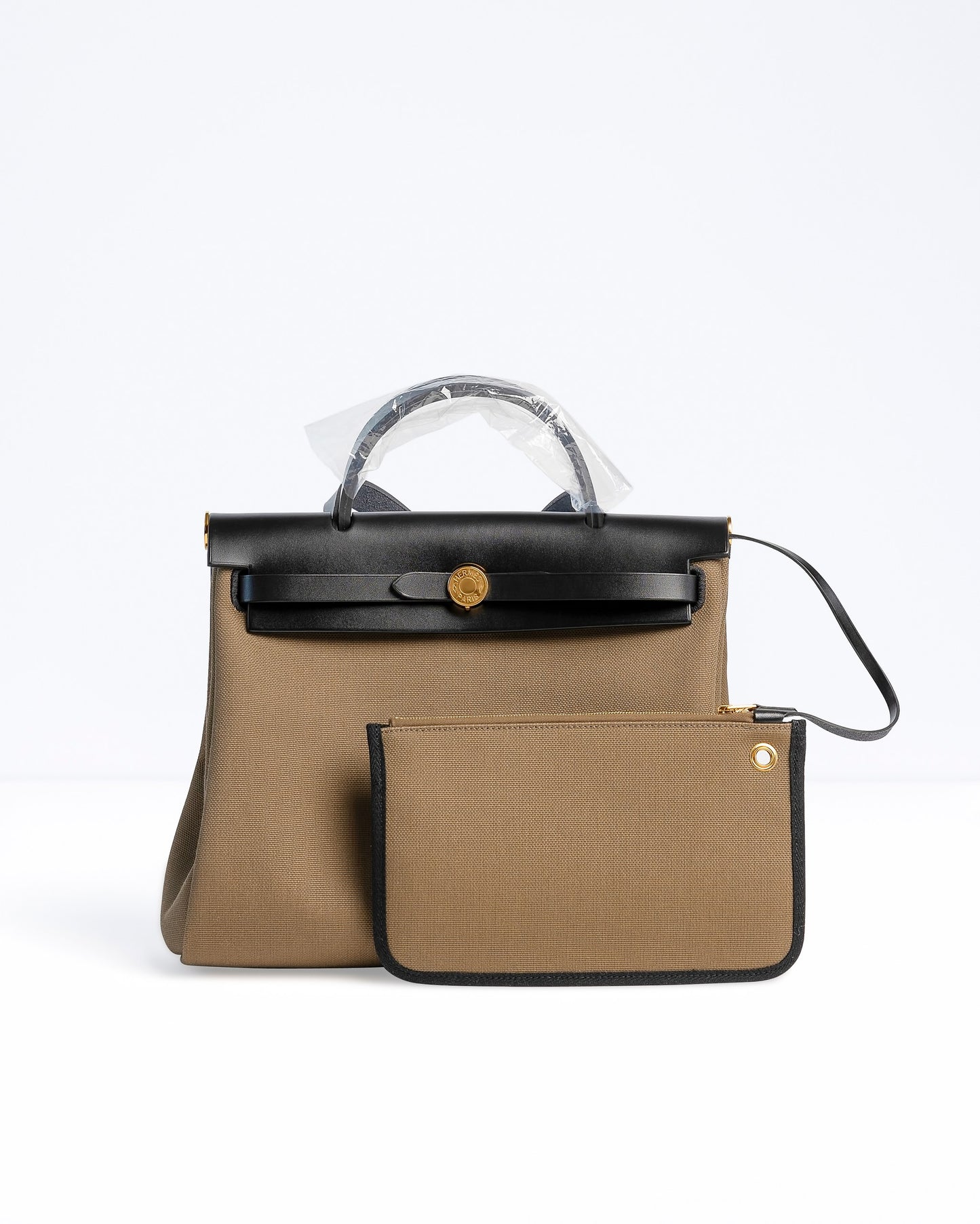 Herbag Zip 31 Toundra/Noir Vache Hunter and Toile with Gold Hardware