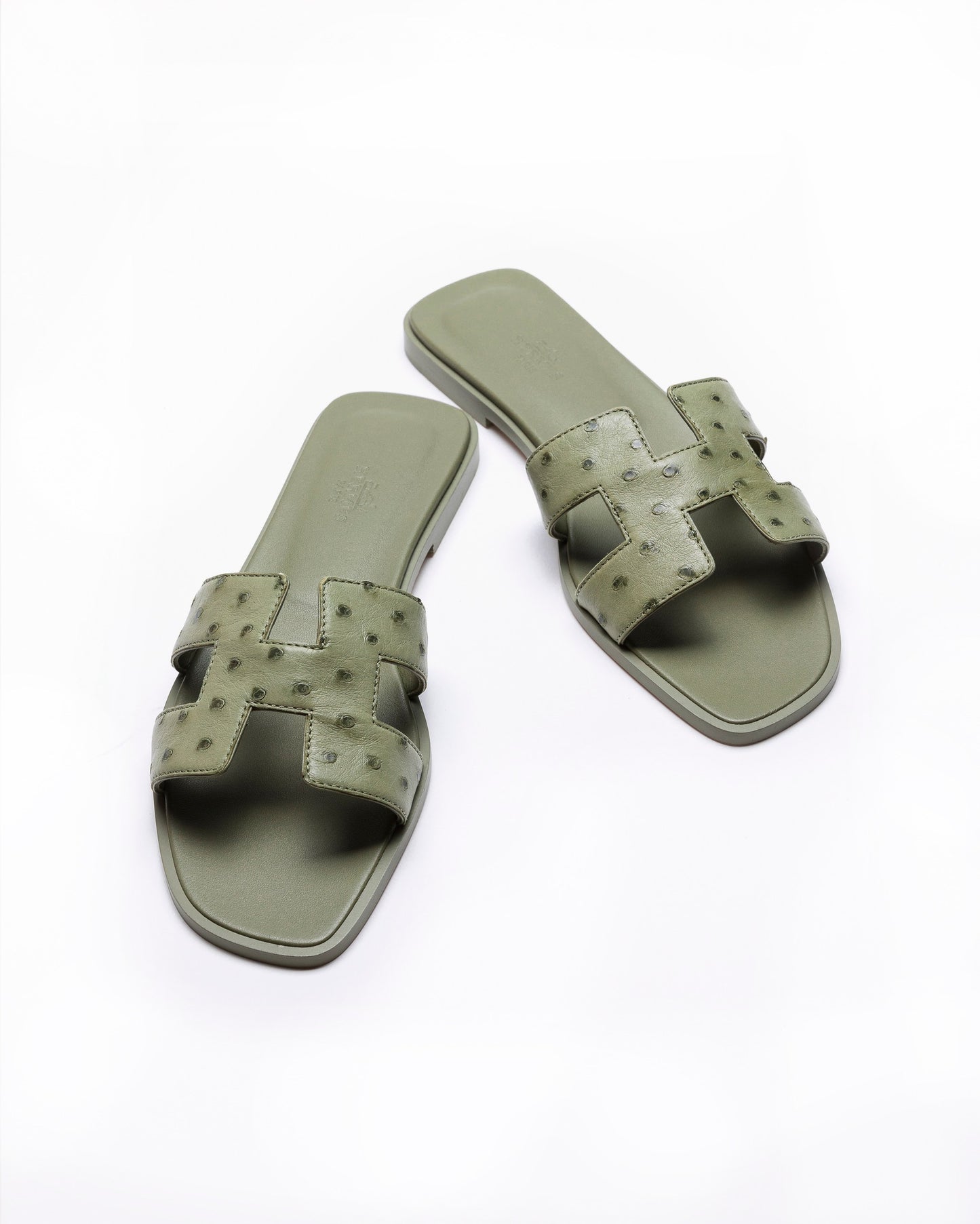 Oran Sandal in Vert Celadon Ostrich Leather