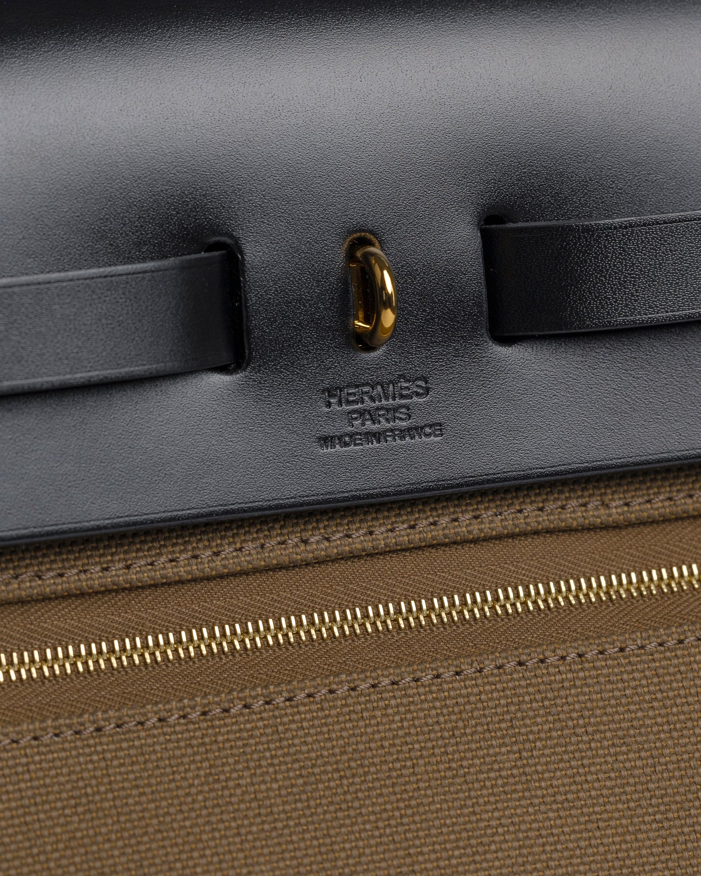 Herbag Zip 31 Toundra/Noir Vache Hunter and Toile with Gold Hardware