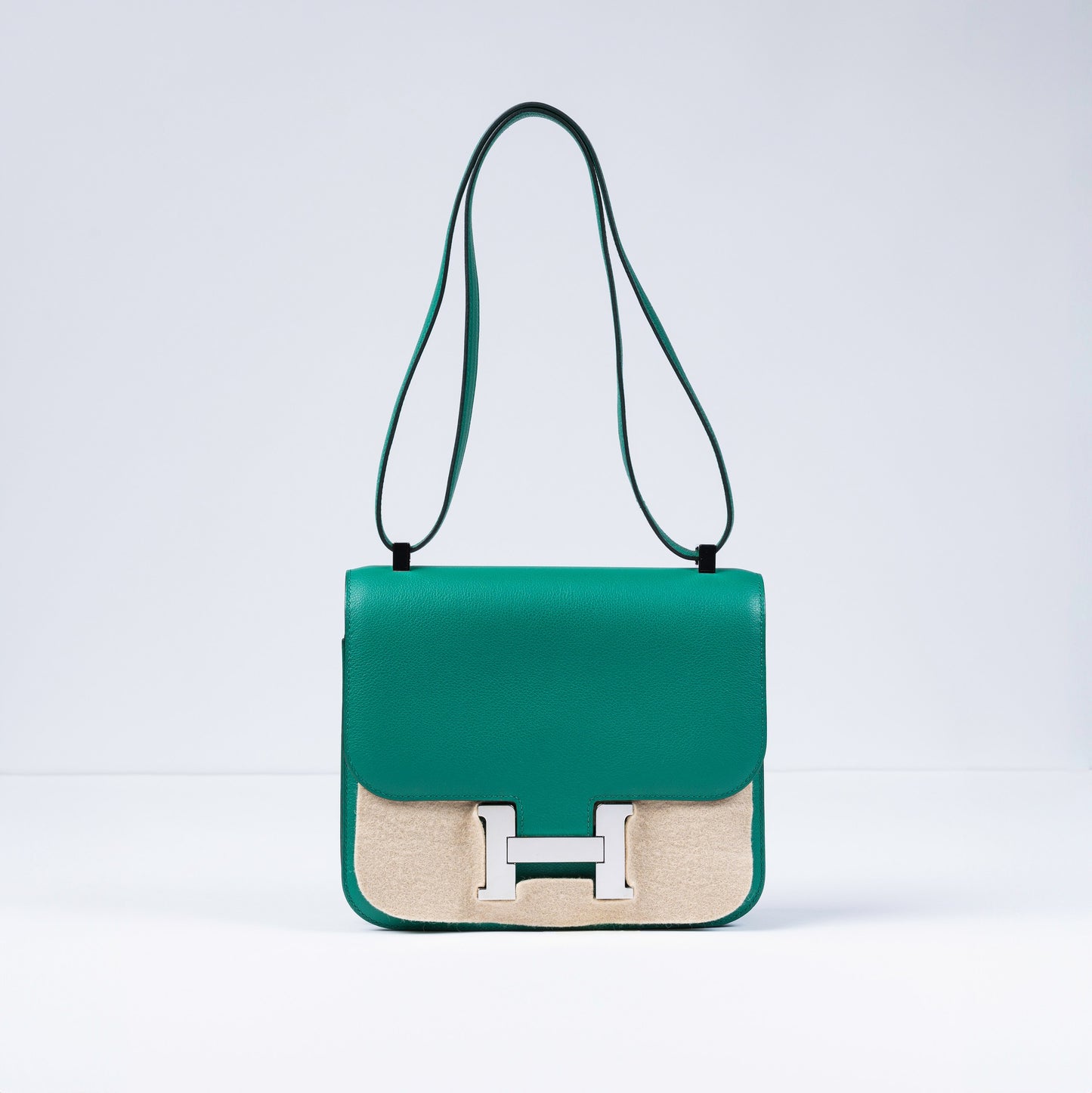 Constance 24 Vert Vertigo in Evercolour leather with Palladium Hardware
