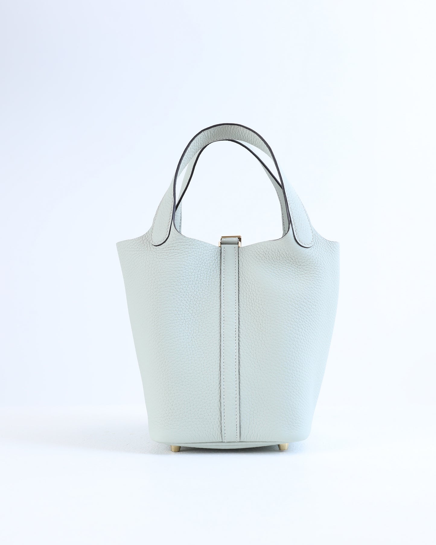 Picotin Lock 18 Gris Neve in Taurillon Clemence with Gold Hardware