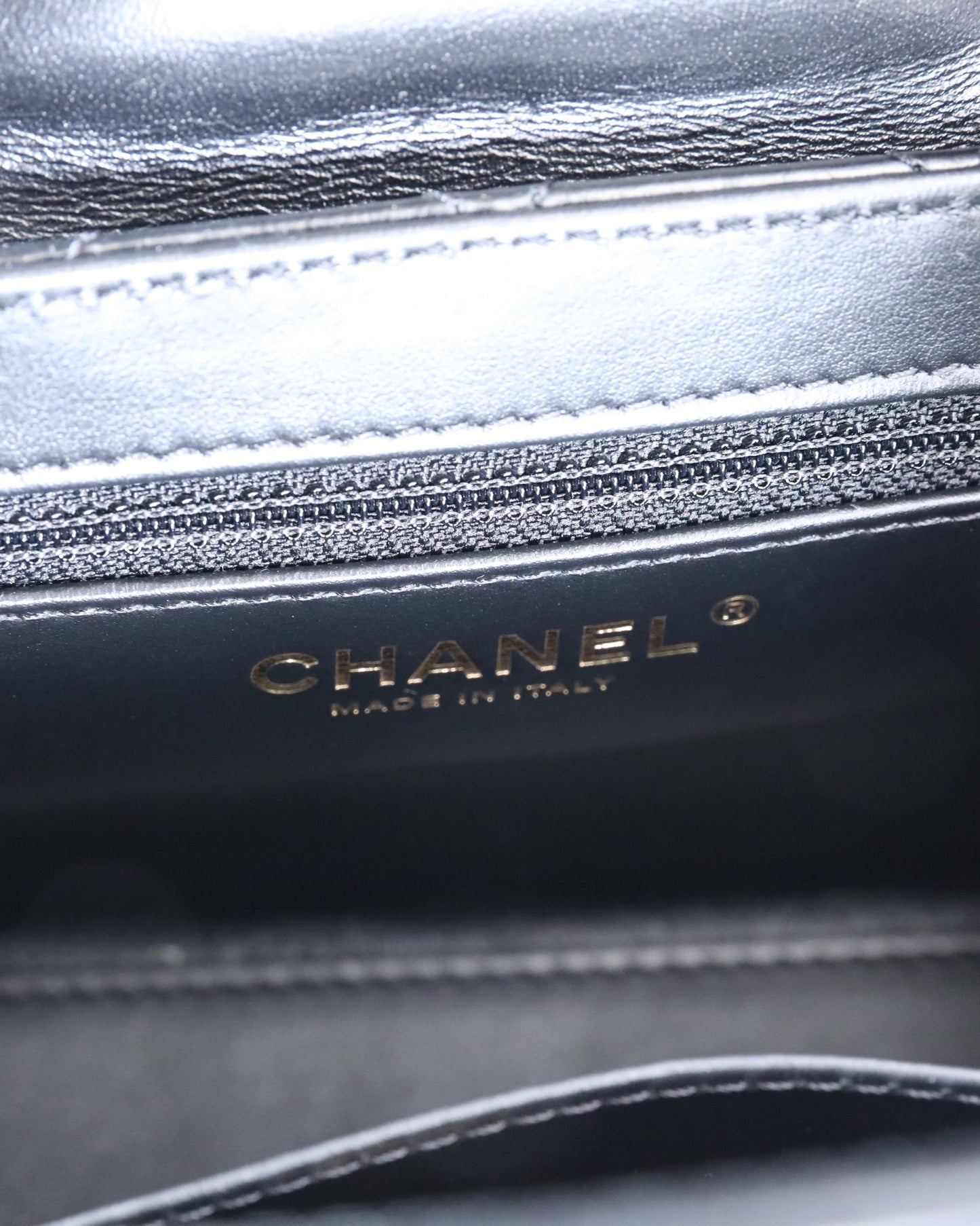 Chanel Kelly Bag Shiny Aged Calfskin & Gold-Tone Metal in Black Medium size
