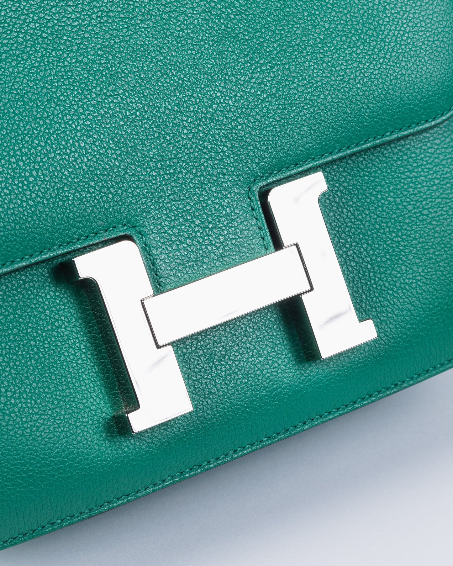 Constance 24 Vert Vertigo in Evercolour leather with Palladium Hardware