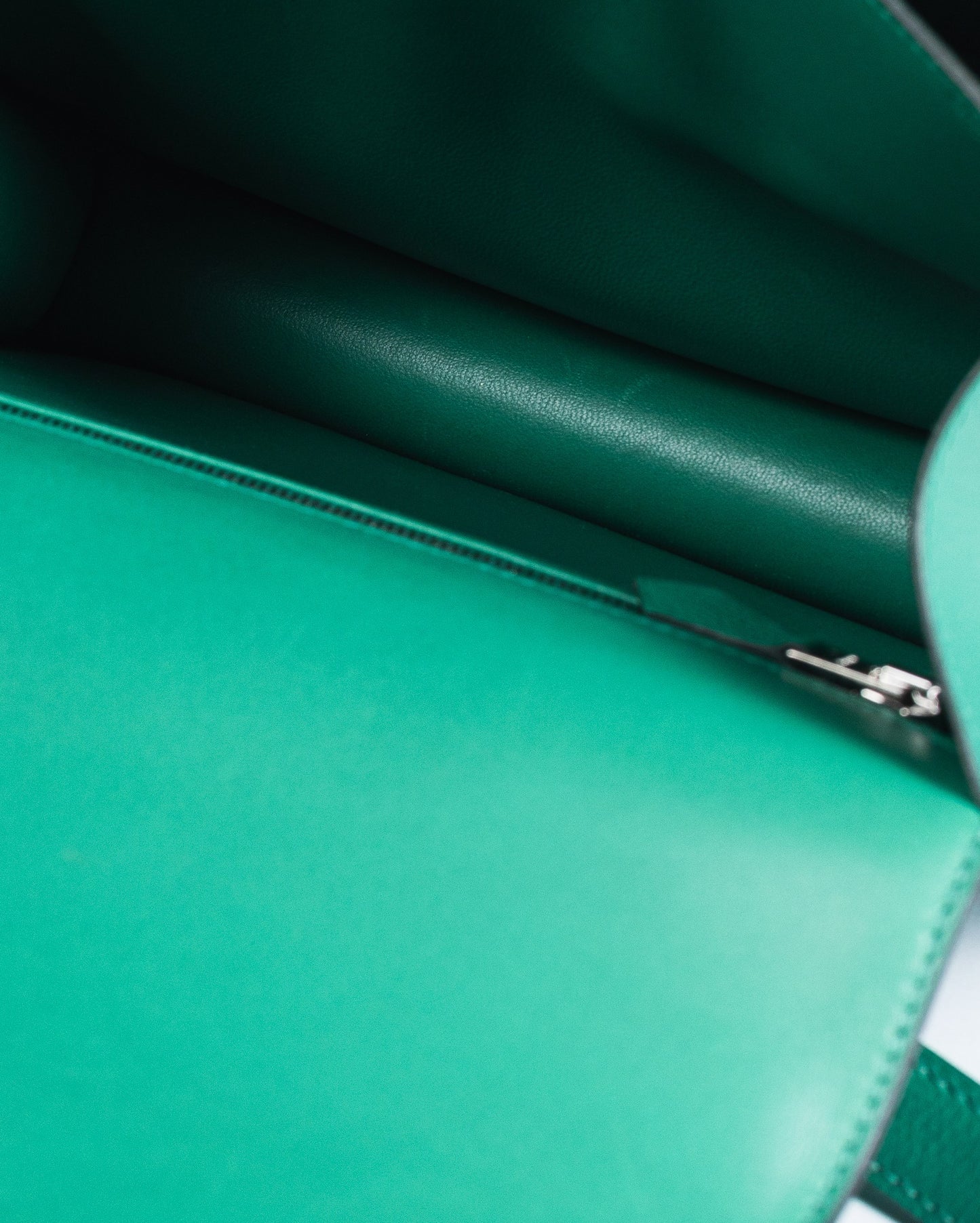 Constance 24 Vert Vertigo in Evercolour leather with Palladium Hardware