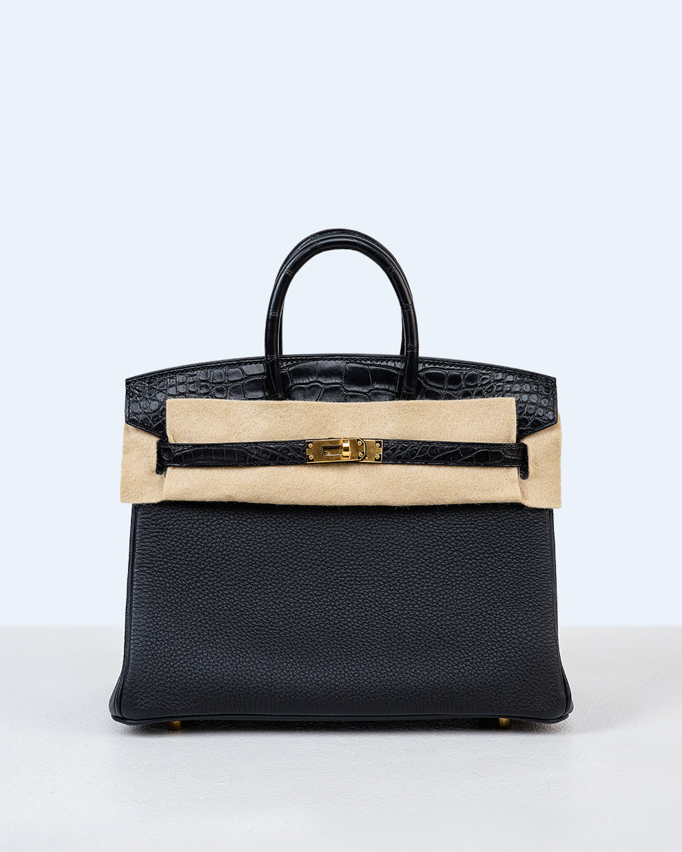 Birkin 25 Black in Togo Leather and Matte Alligator Touch with Gold Hardware