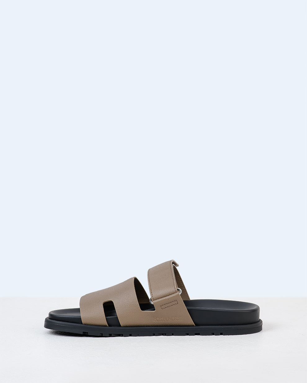 Chypre Sandal Homme Etoupe in Epsom leather