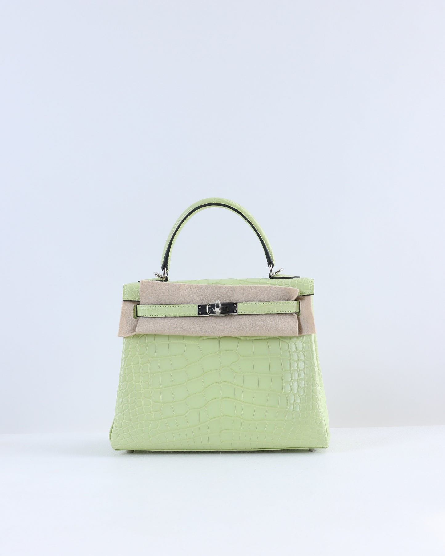 Kelly 25 Jaune Bourgeon Matte Alligator with Palladium Hardware