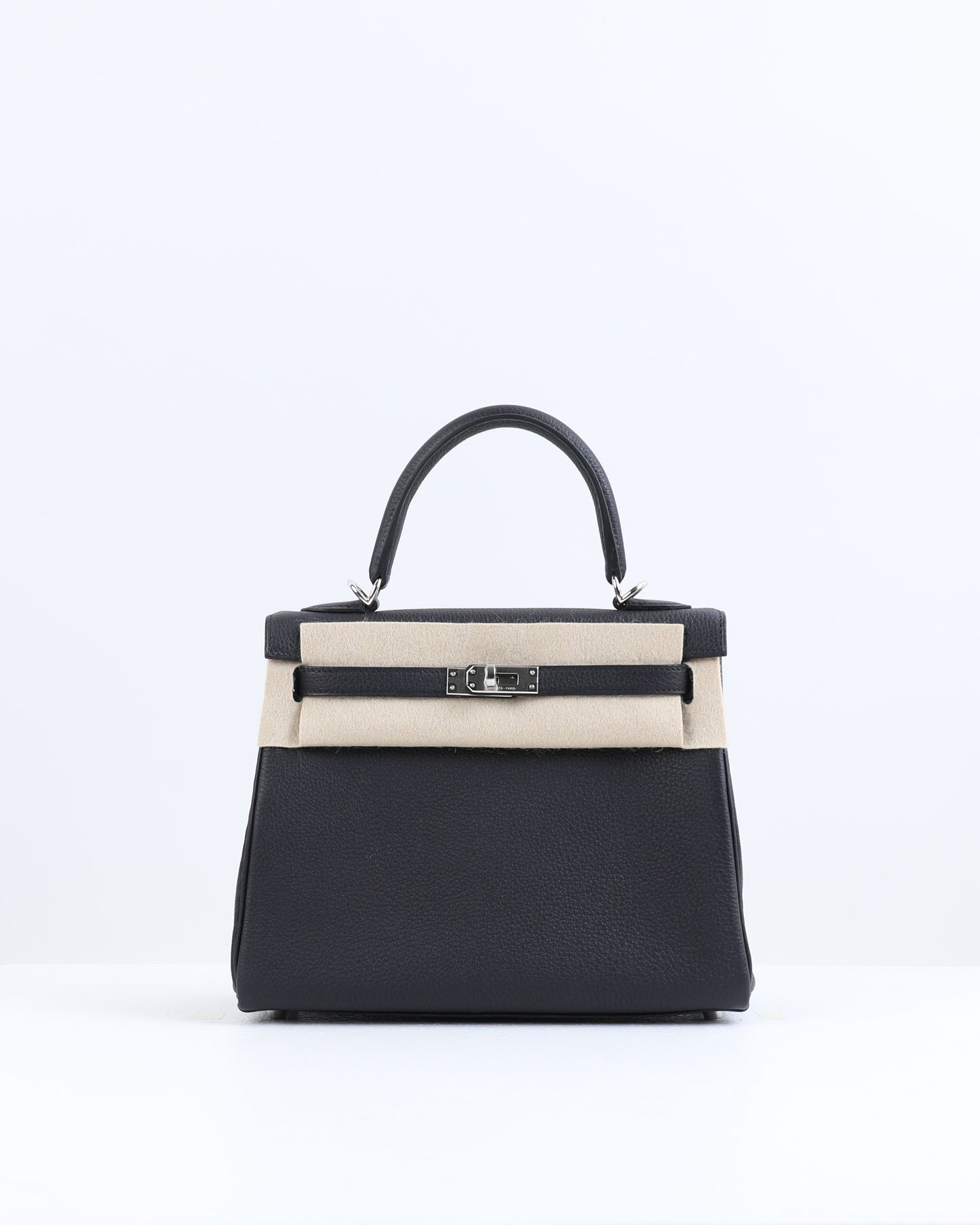 Kelly 25 Black in Togo Leather with Palladium Hardware
