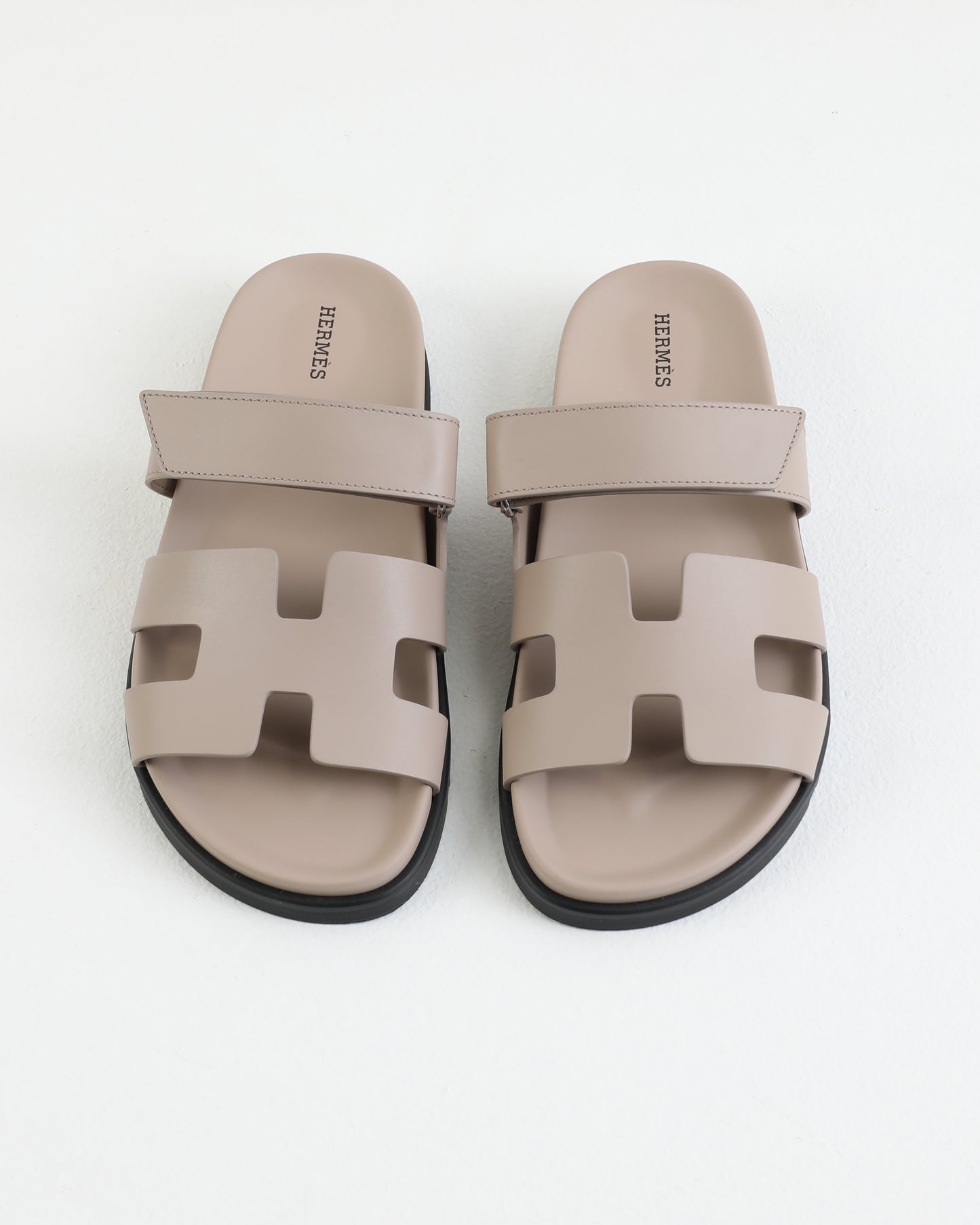 Chypre Sandal in Beige Mastic Calfskin Leather