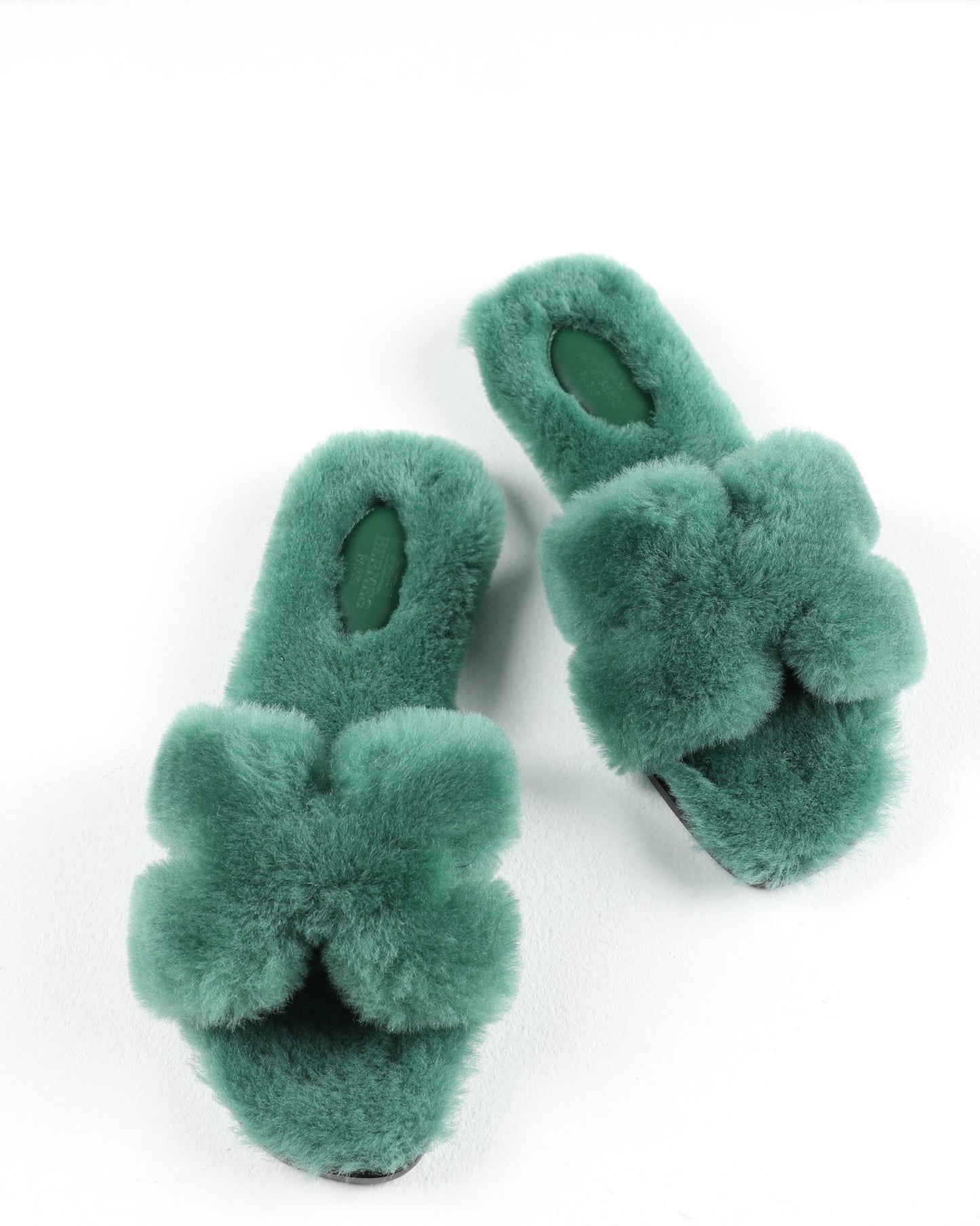 Oran Sandal in Vert Anglais Fur Woolskin
