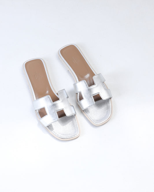 Oran Sandal Silver in Calfskin leather