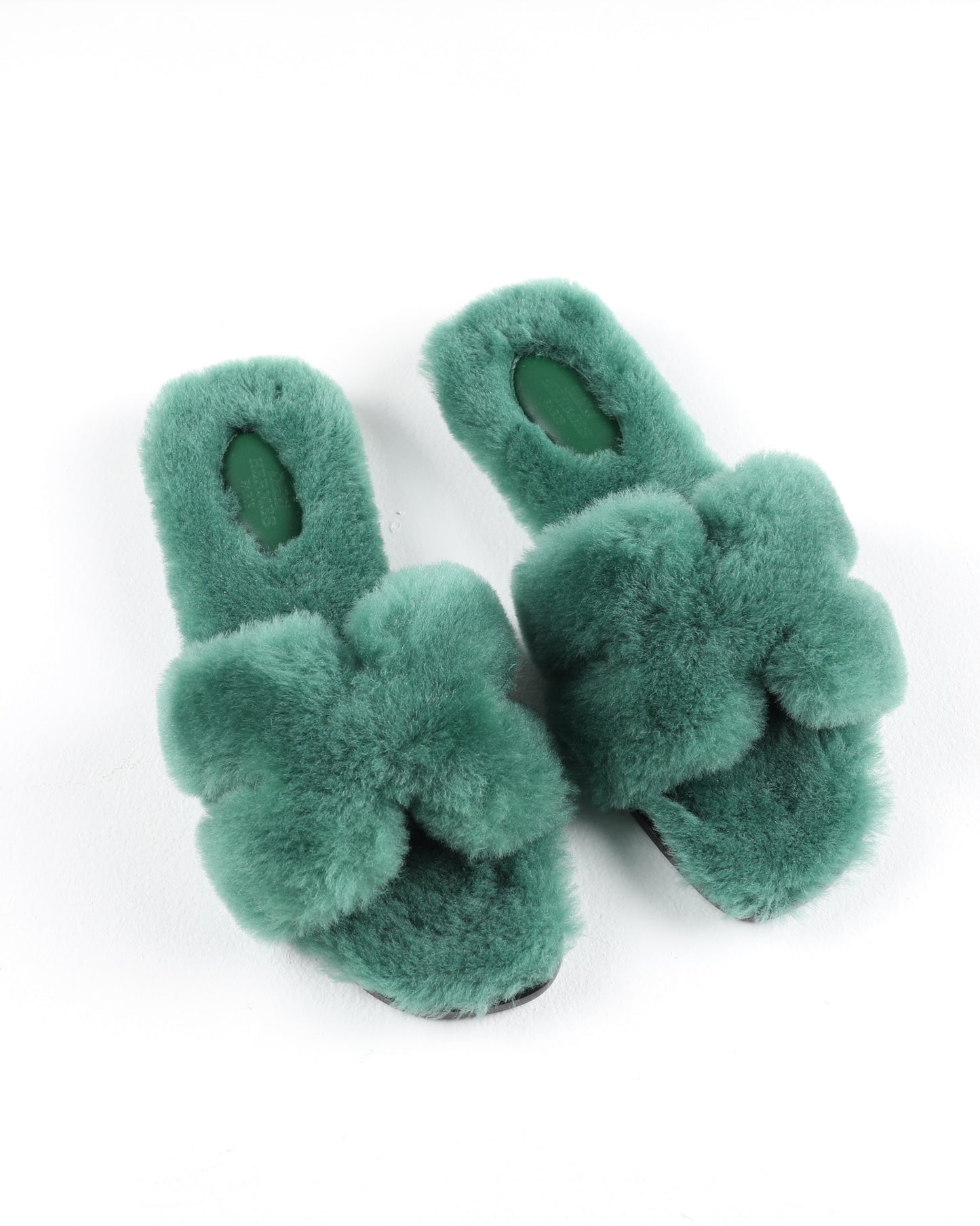 Oran Sandal in Vert Anglais Fur Woolskin