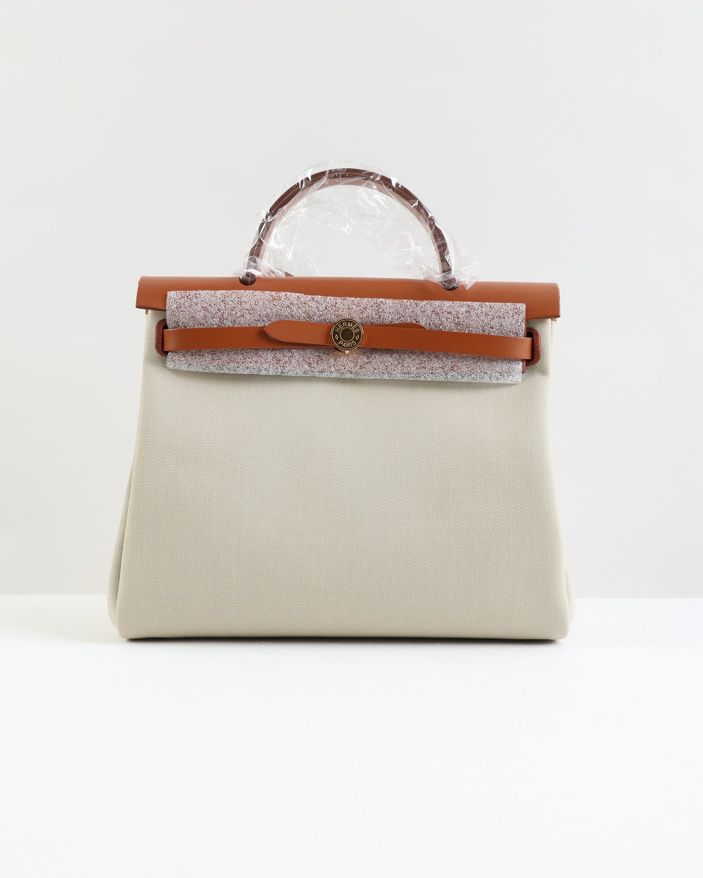 Herbag Zip 31 in Tan Vache Hunter and Beton Toile with Gold Hardware