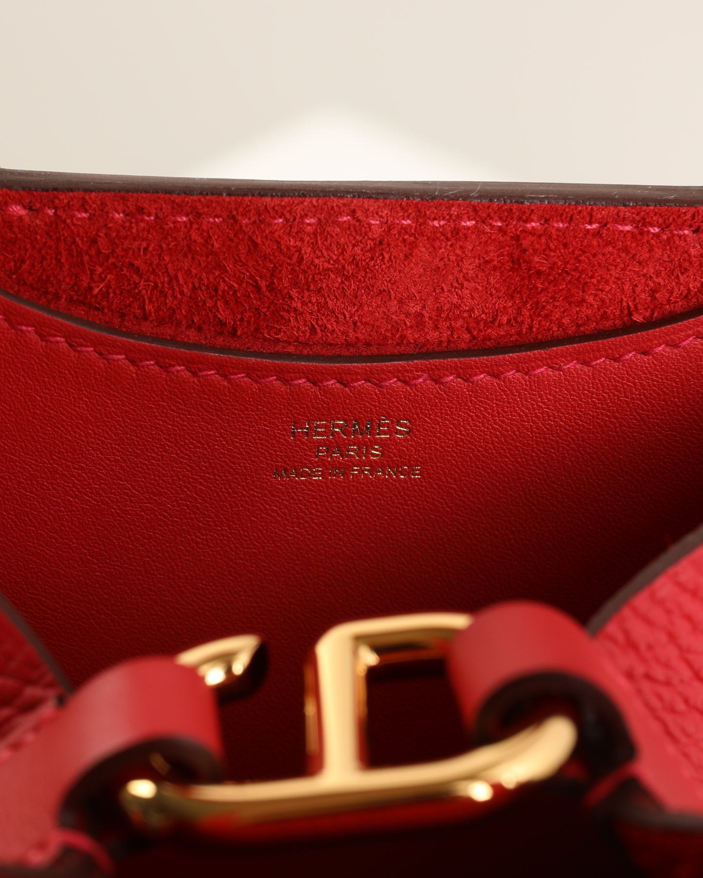 In-The-Loop 18 Vermillon in Clemence Leather with Gold Hardware