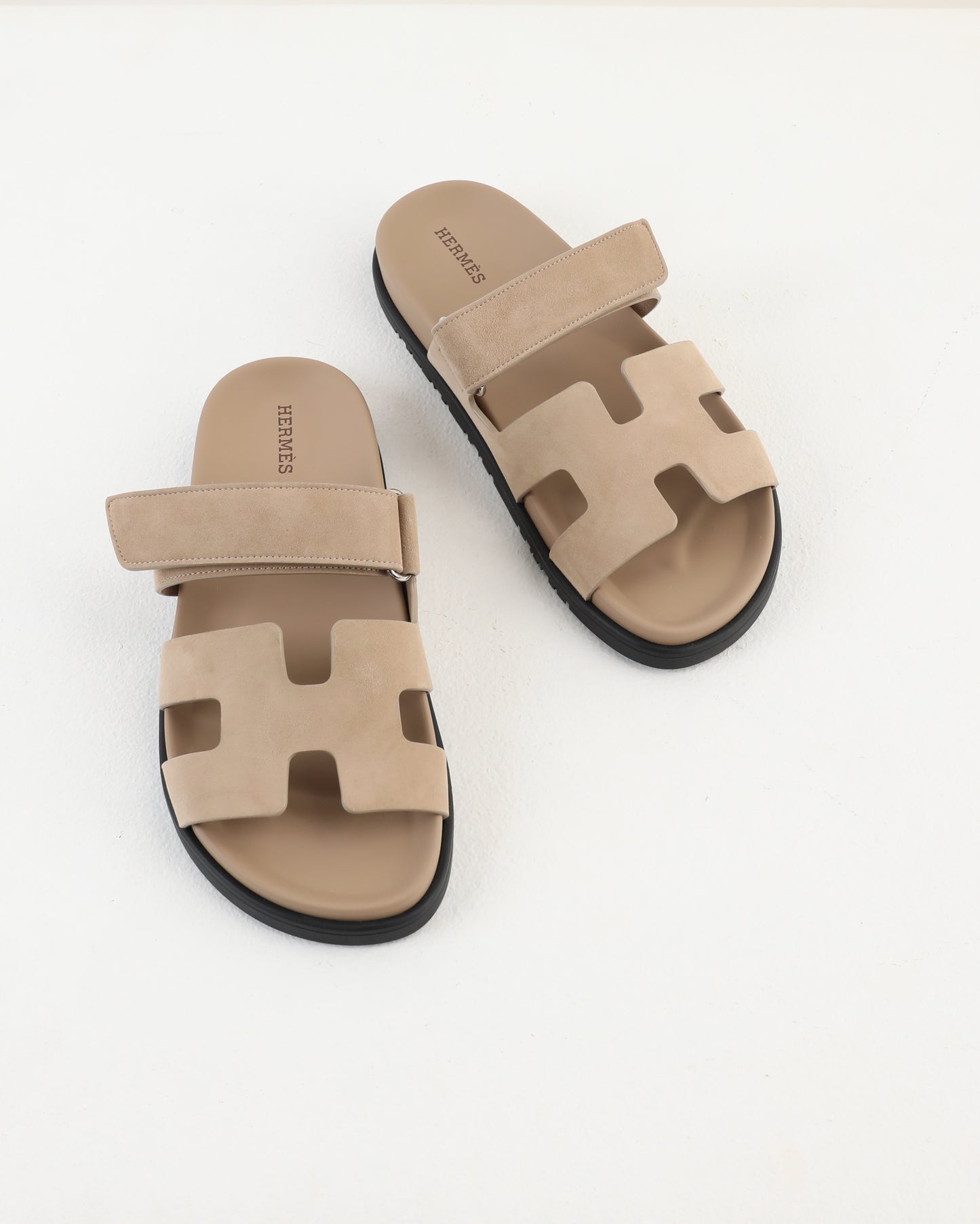 Chypre Sandal in Beige Argile Suede