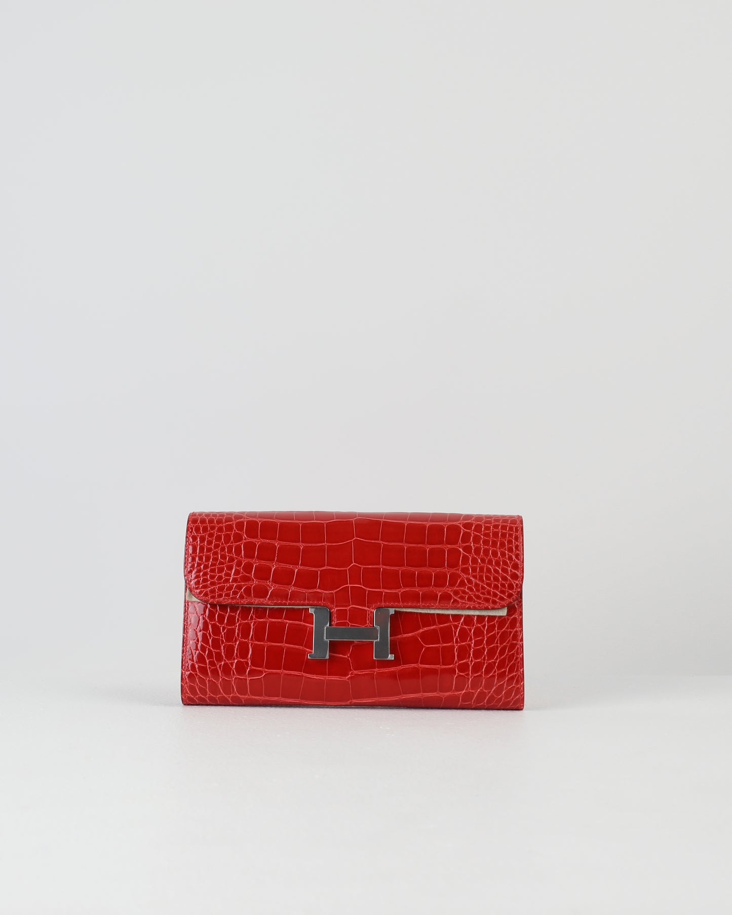 Constance To Go Wallet Rouge De Couer Alligator with Palladium Hardware