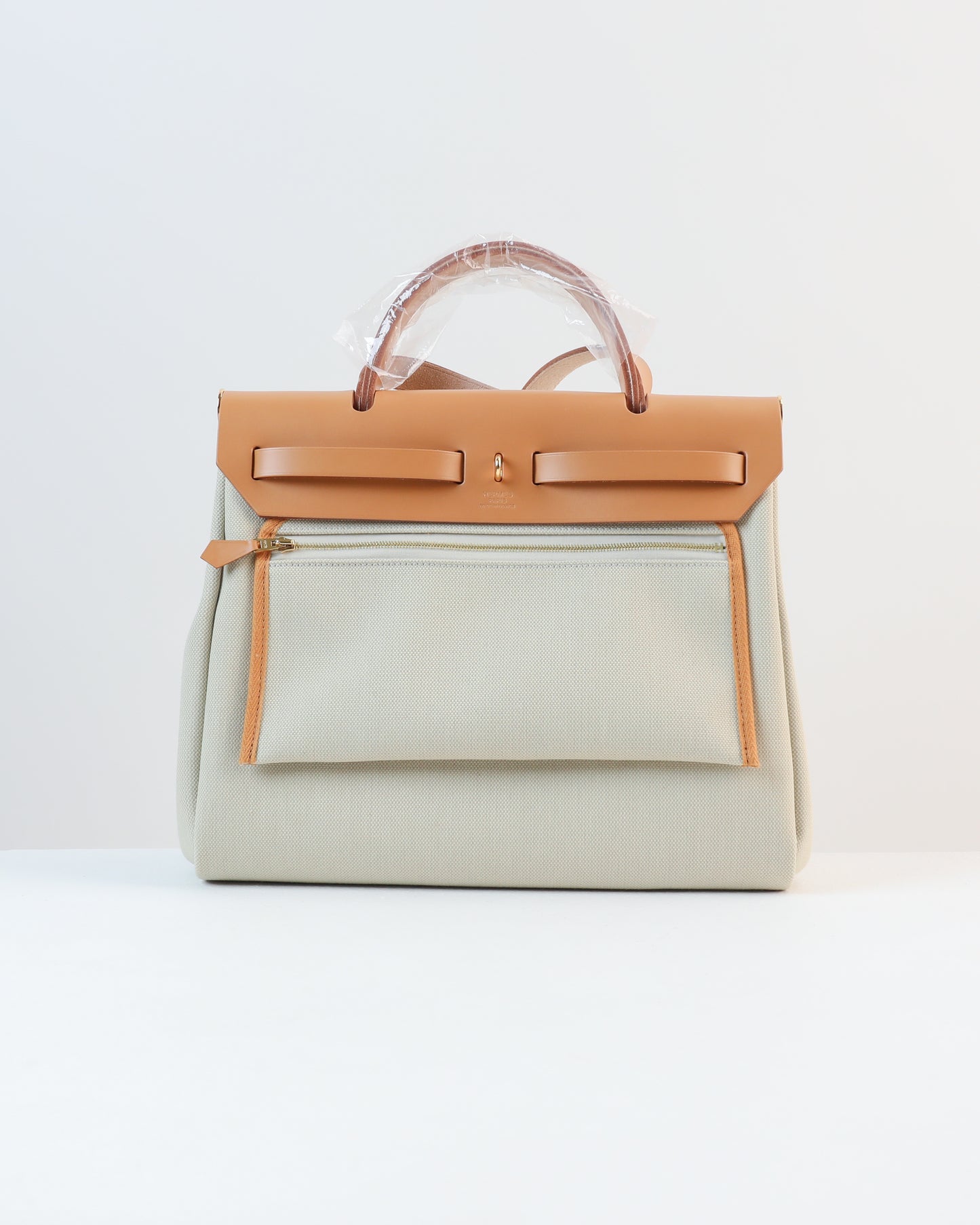 Herbag Zip 31 in Natural Vache Hunter and Beton Toile with Gold Hardware