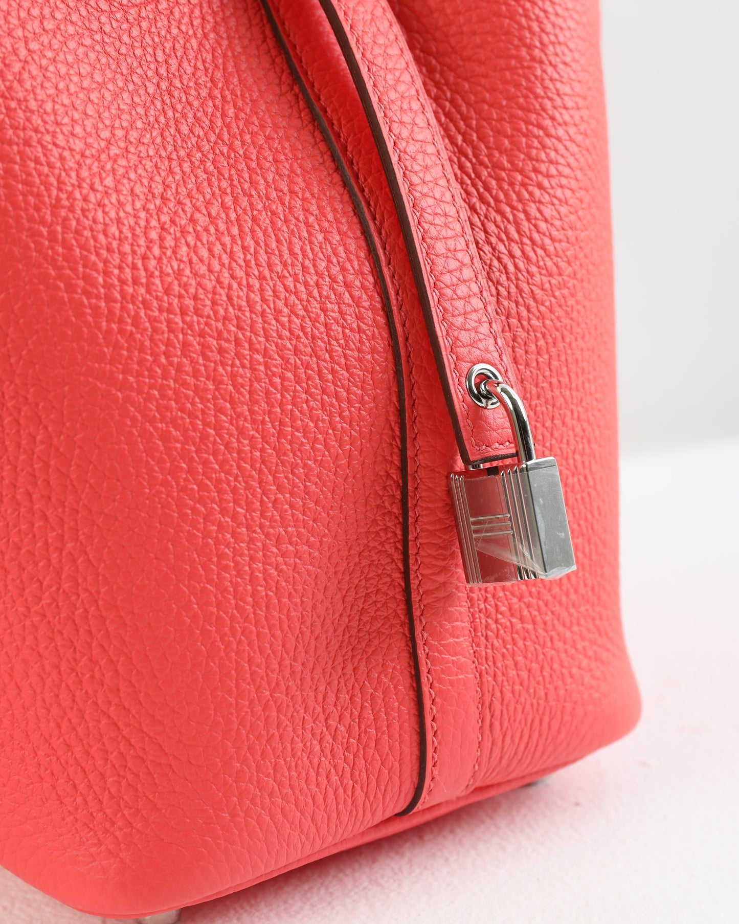 Picotin 18 Bi Color Rose Texas/Vermillon in Clemence Leather with Palladium Hardware