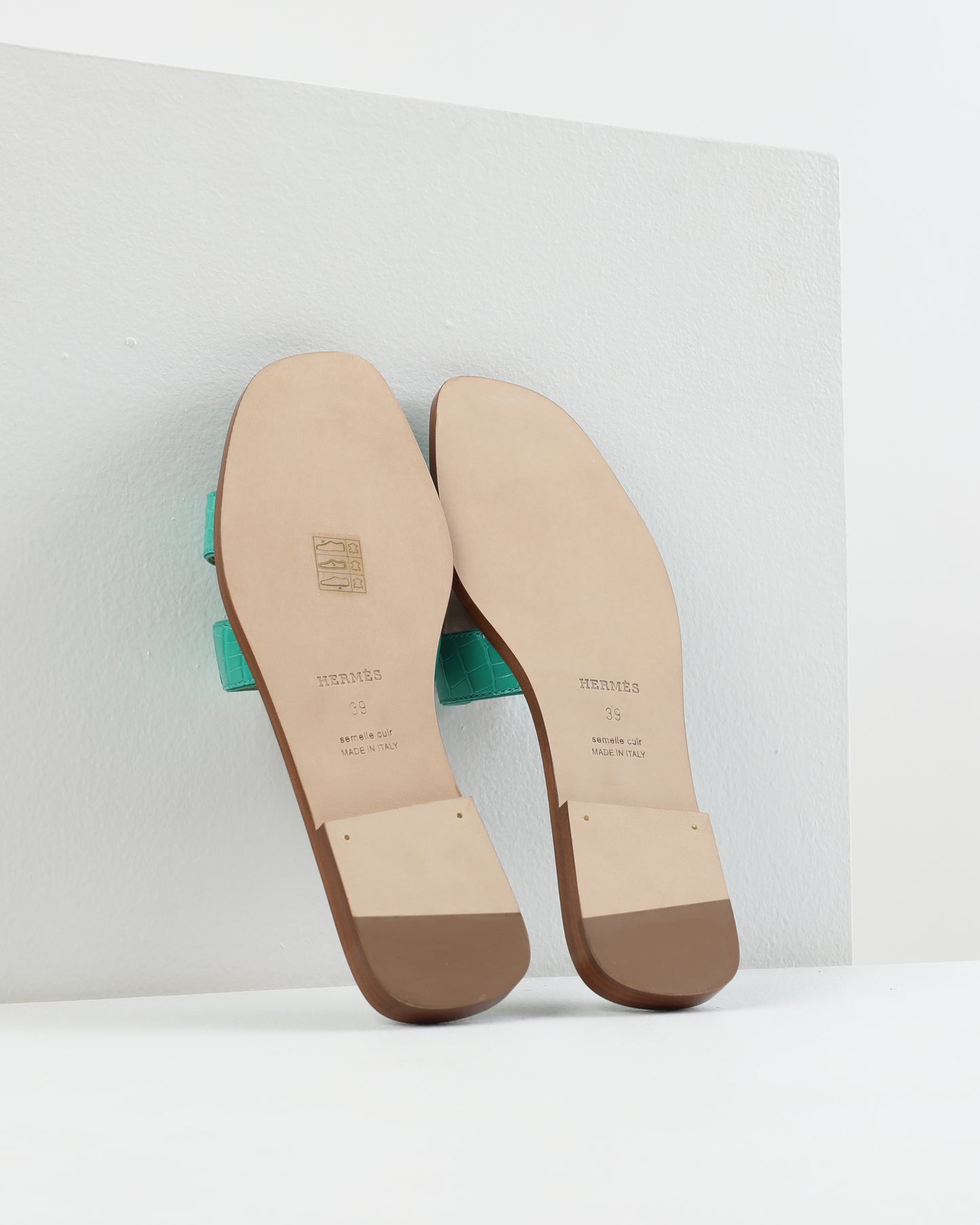 Oran Sandal in Vert Jade Alligator Leather