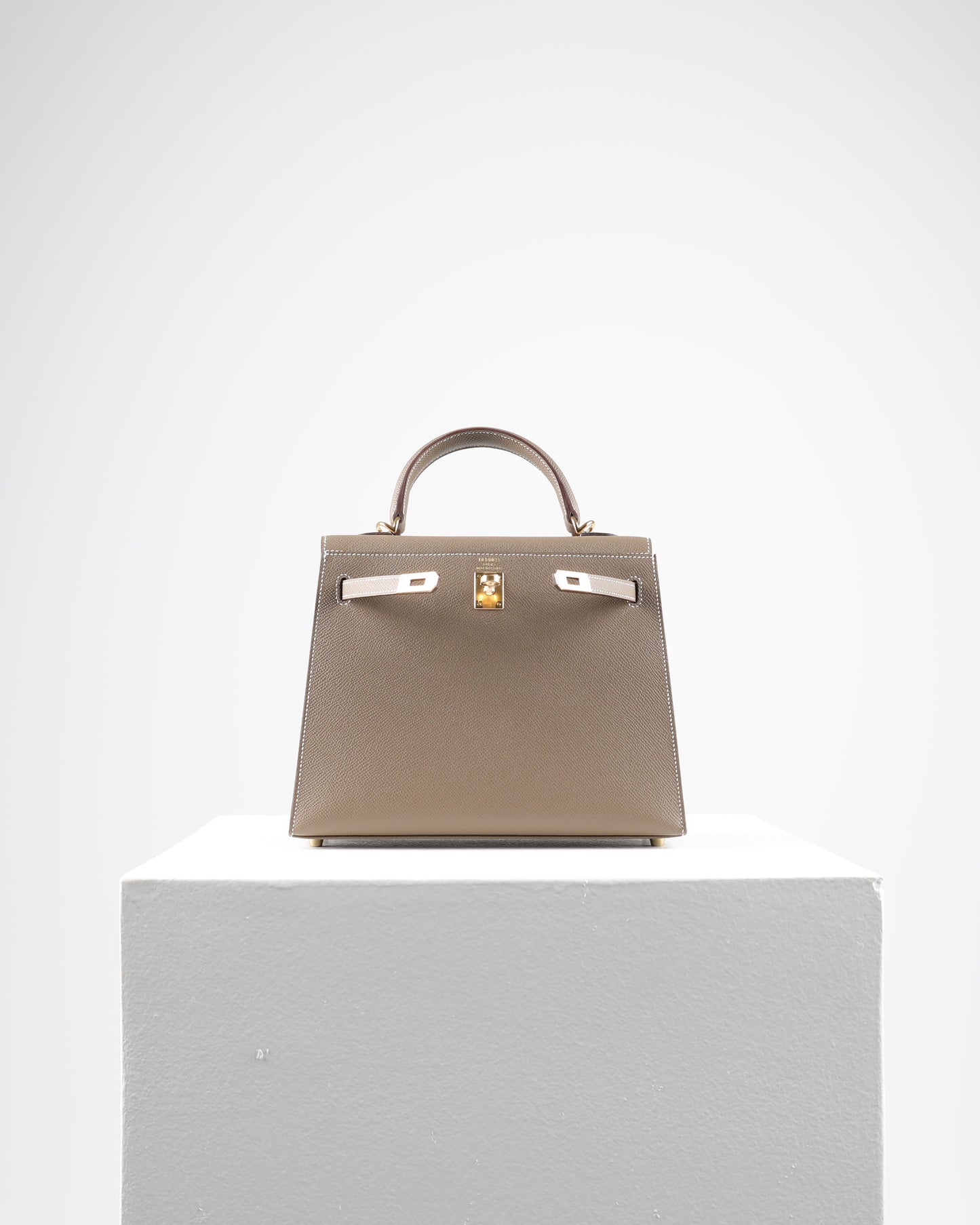 Kelly 25 Etoupe in Epsom Leather with Gold Hardware