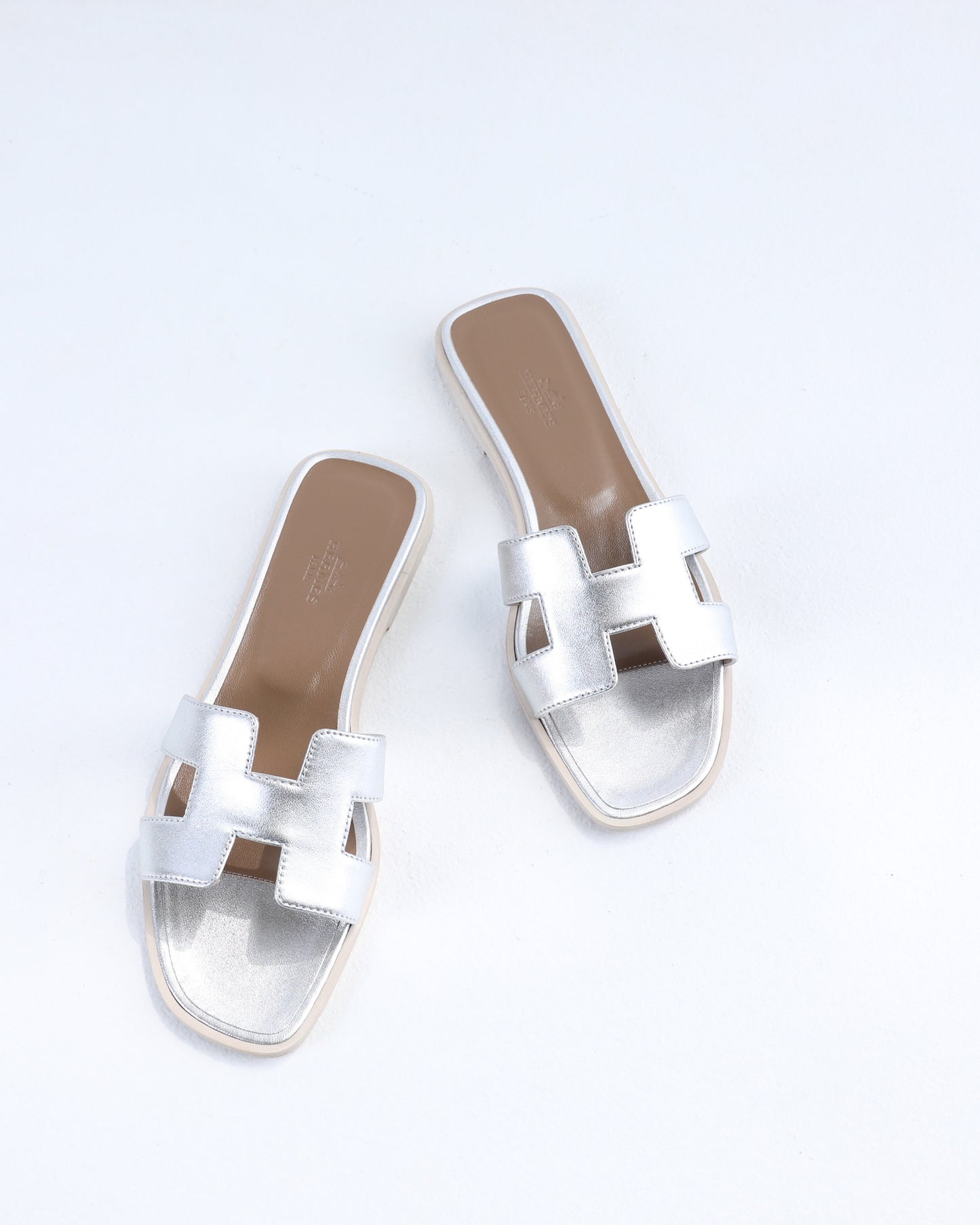 Oran Sandal Silver in Calfskin leather