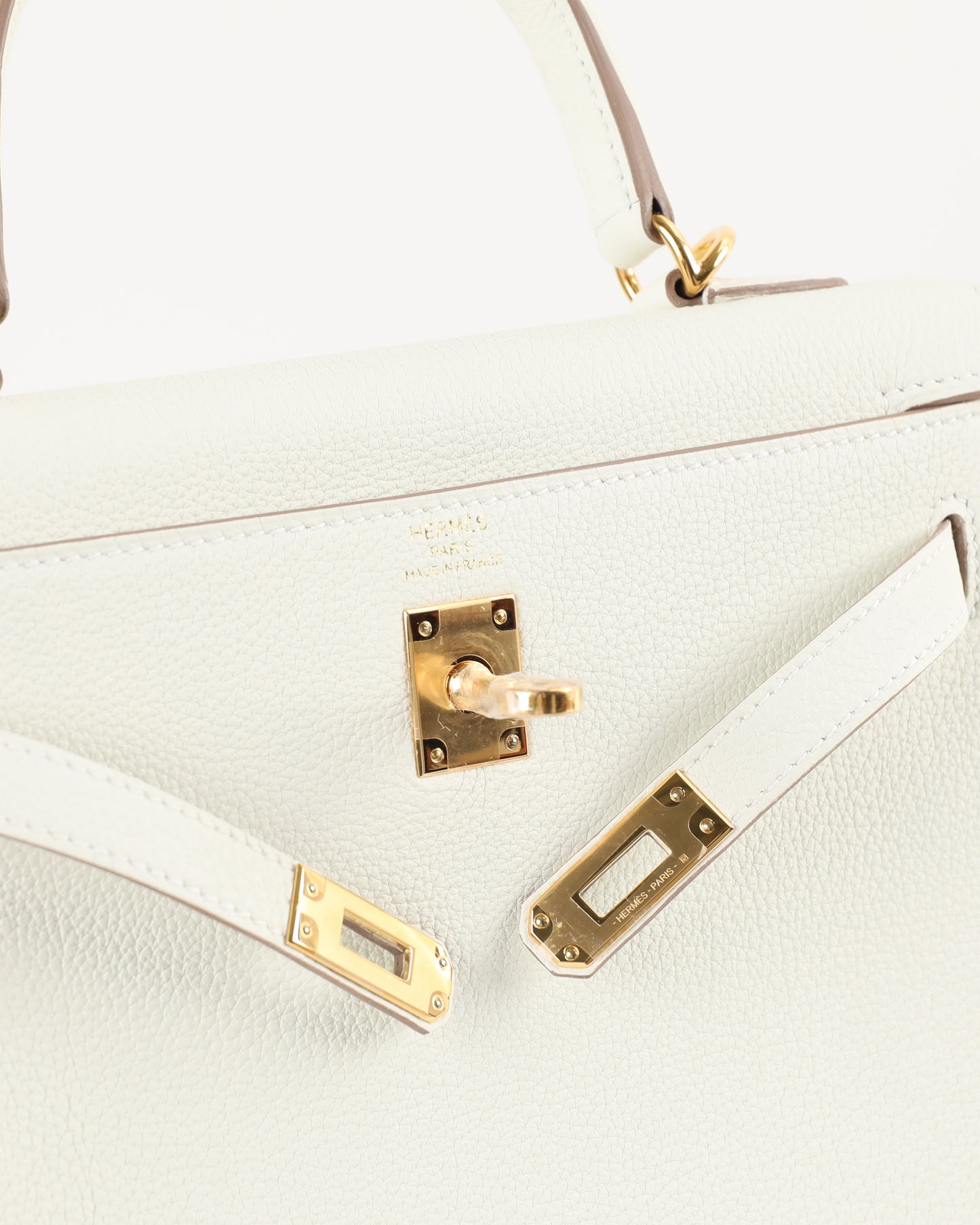 Kelly 25 Mushroom in Togo Leather with Gold Hardware
