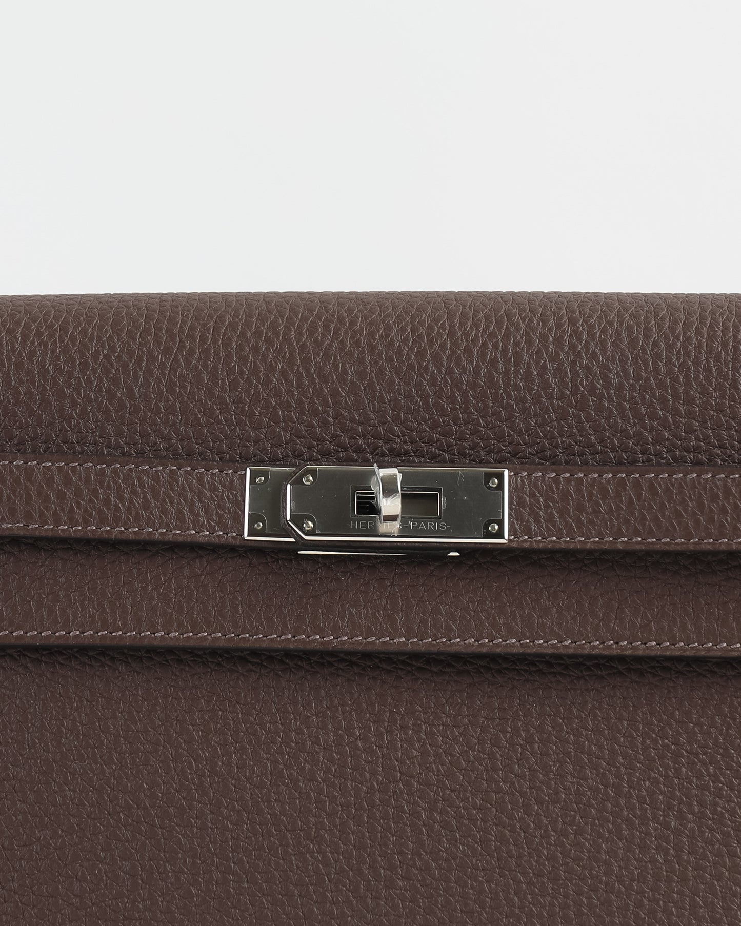 Kelly Depeches Pouch Chocolate in Evergrain Leather with Palladium Hardware