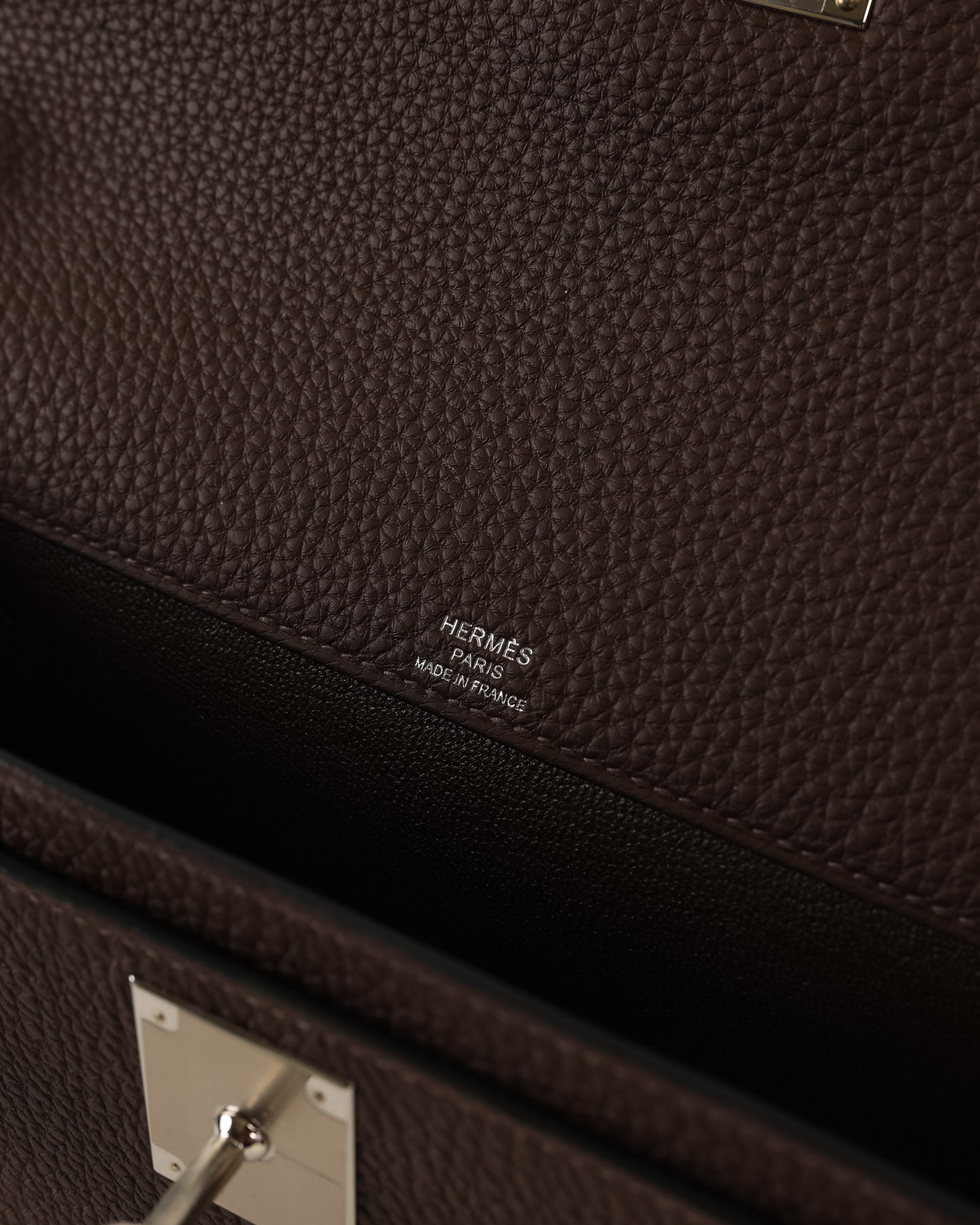 Kelly Depeches Pouch Chocolate in Evergrain Leather with Palladium Hardware