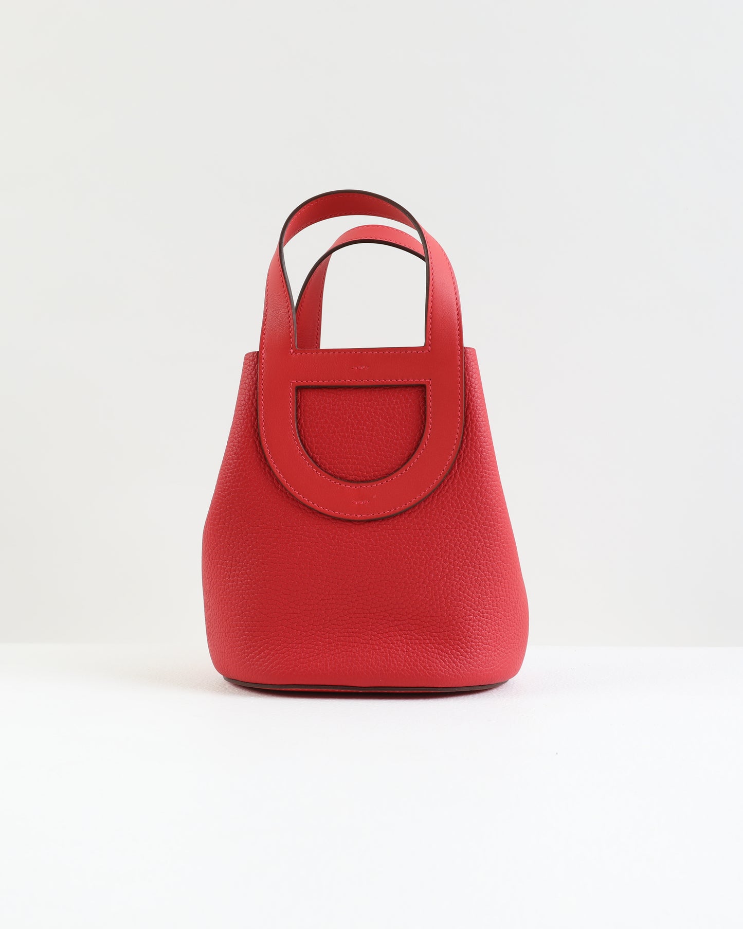 In-The-Loop 18 Vermillon in Clemence Leather with Gold Hardware