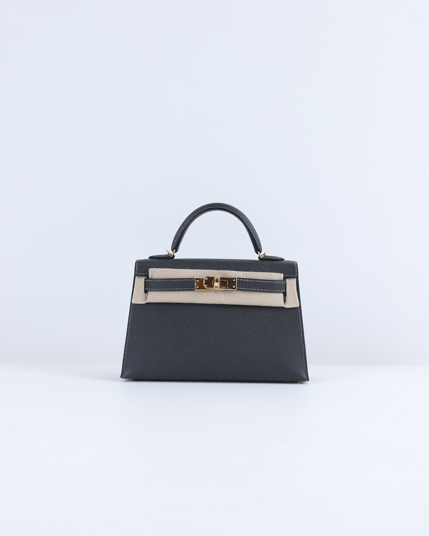 Kelly 20 Graphite Sellier in Epsom Leather with Gold Hardware