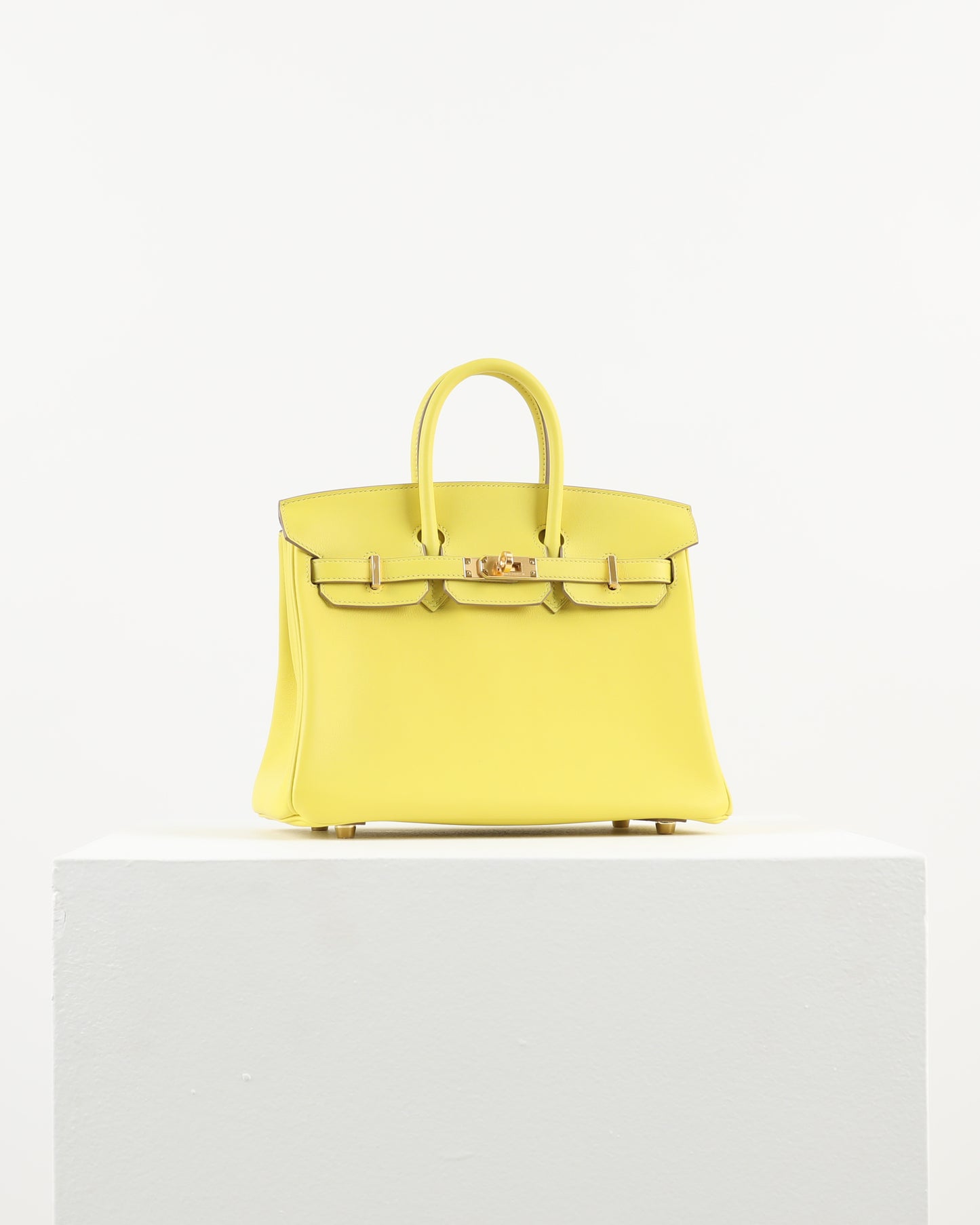 Birkin 25 Lime in Swift leather with Gold Hardware