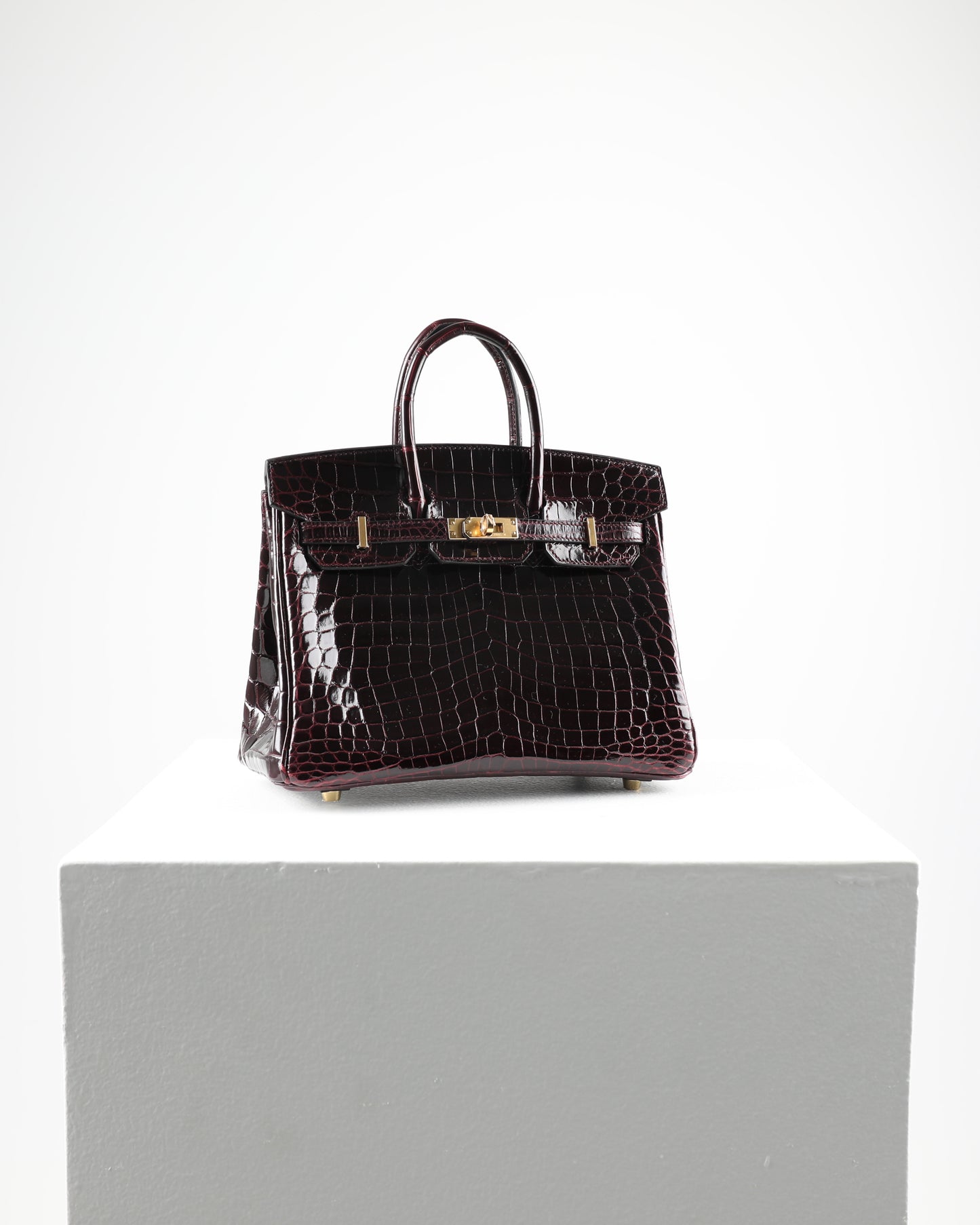 Birkin 25 Bordeaux Niloticus Crocodile with Gold Hardware