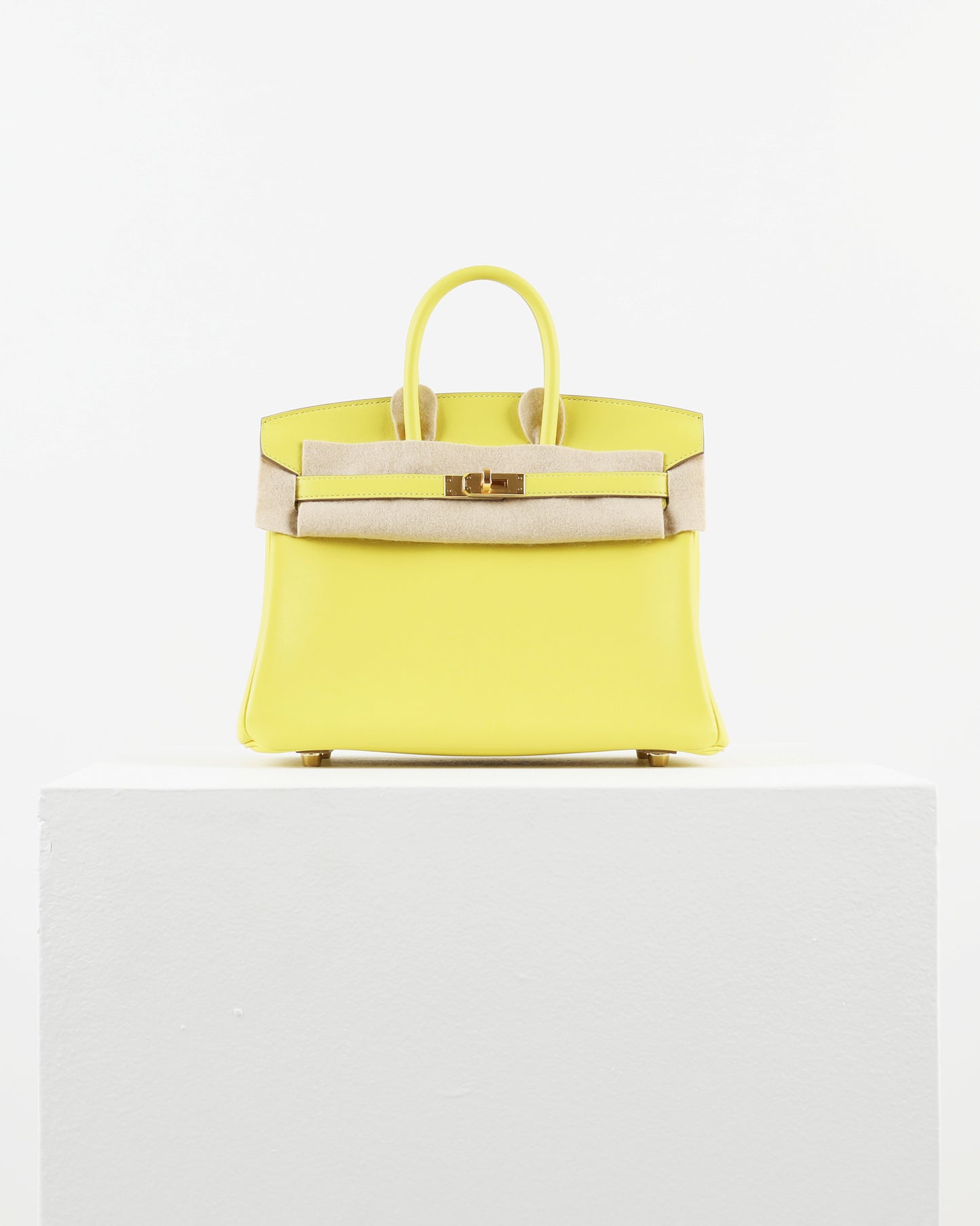 Birkin 25 Lime in Swift leather with Gold Hardware