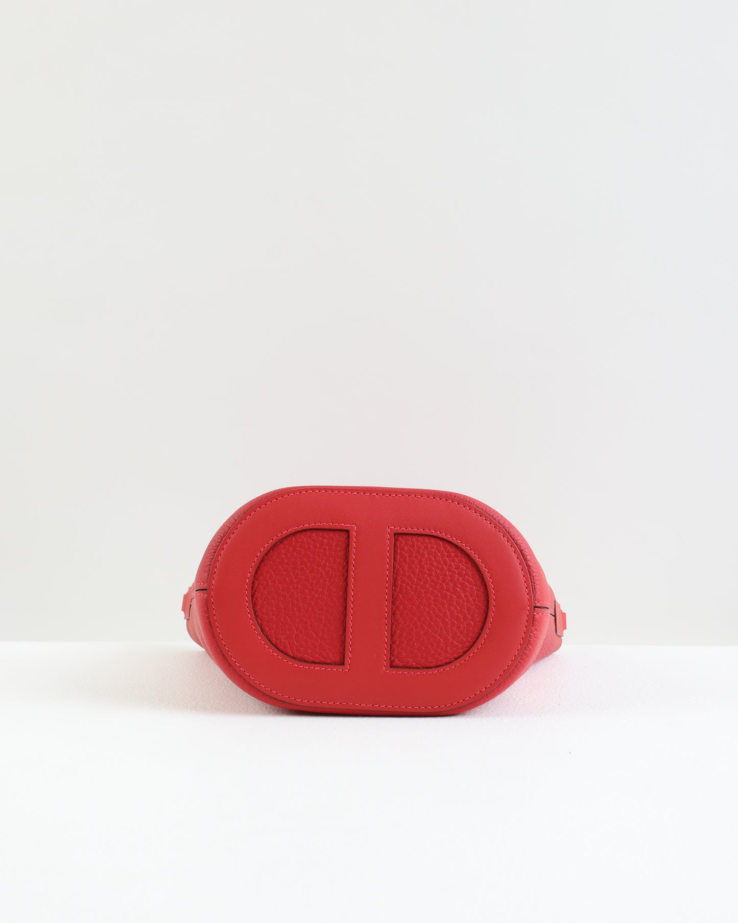 In-The-Loop 18 Vermillon in Clemence Leather with Gold Hardware