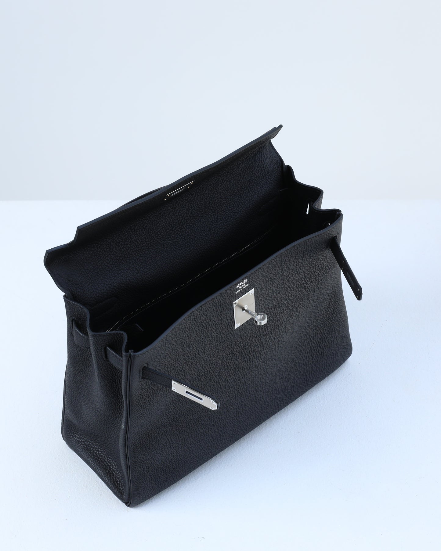 Kelly 32 Retourne Black in Togo Leather with Palladium Hardware