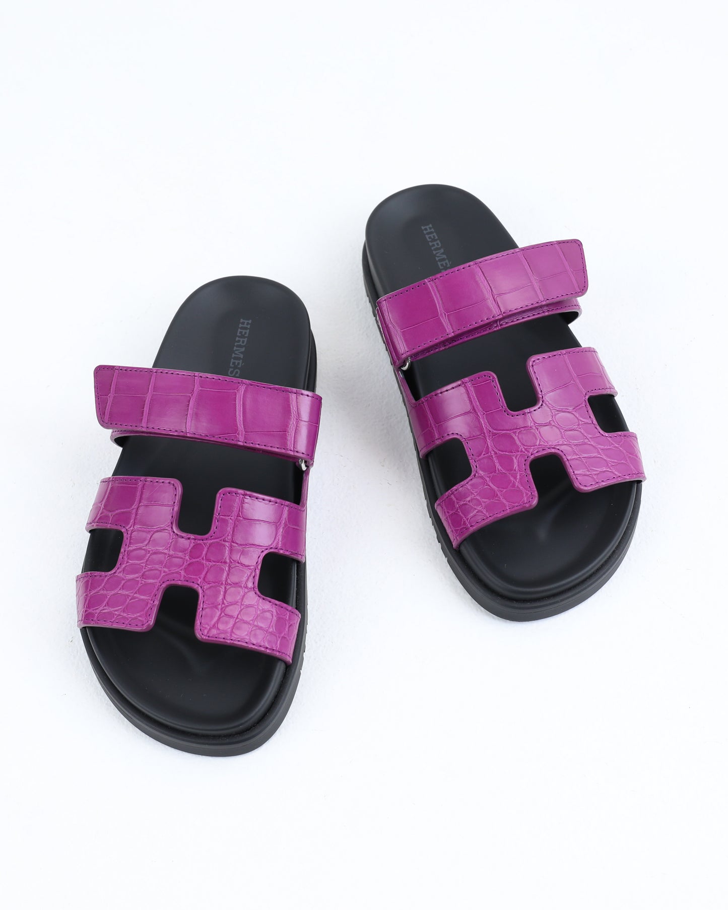 Chypre Sandal Femme in Violet Crocodile Leather