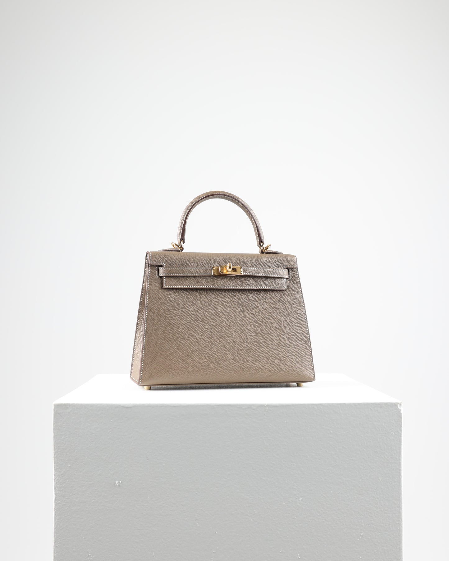 Kelly 25 Etoupe in Epsom Leather with Gold Hardware
