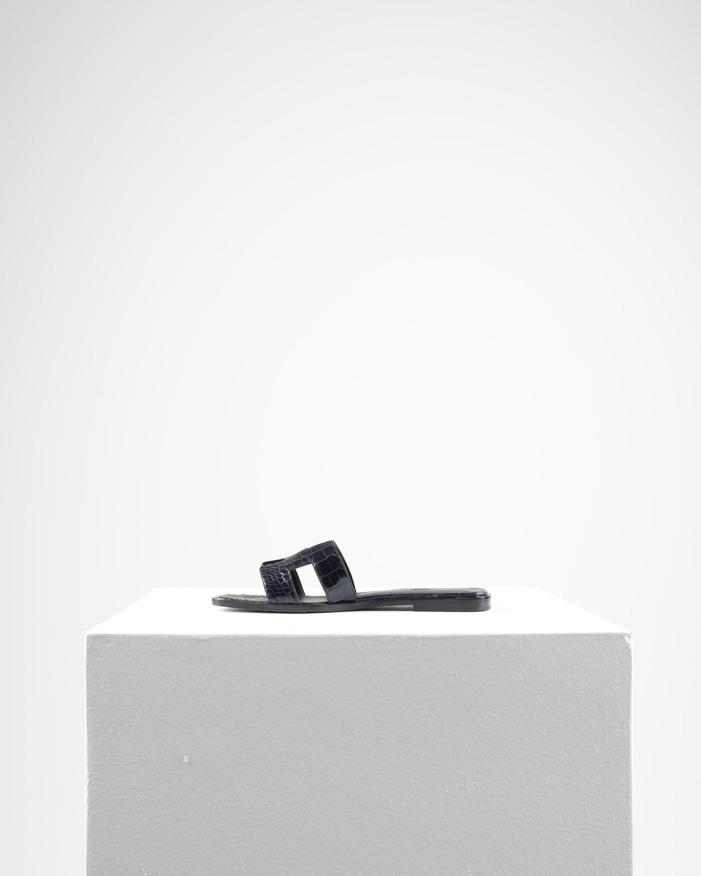 Oran Sandal in Dark Blue Crocodile Leather