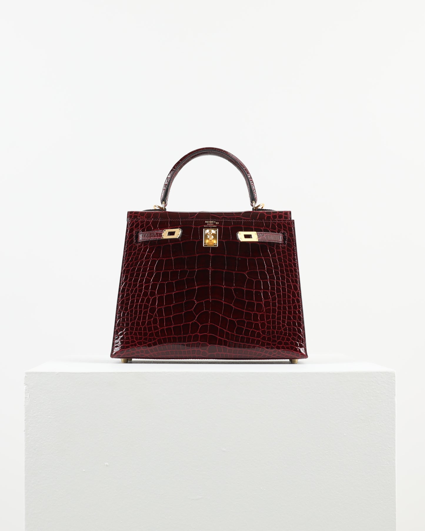 Kelly 25 Bordoeaux Alligator with Gold Hardware