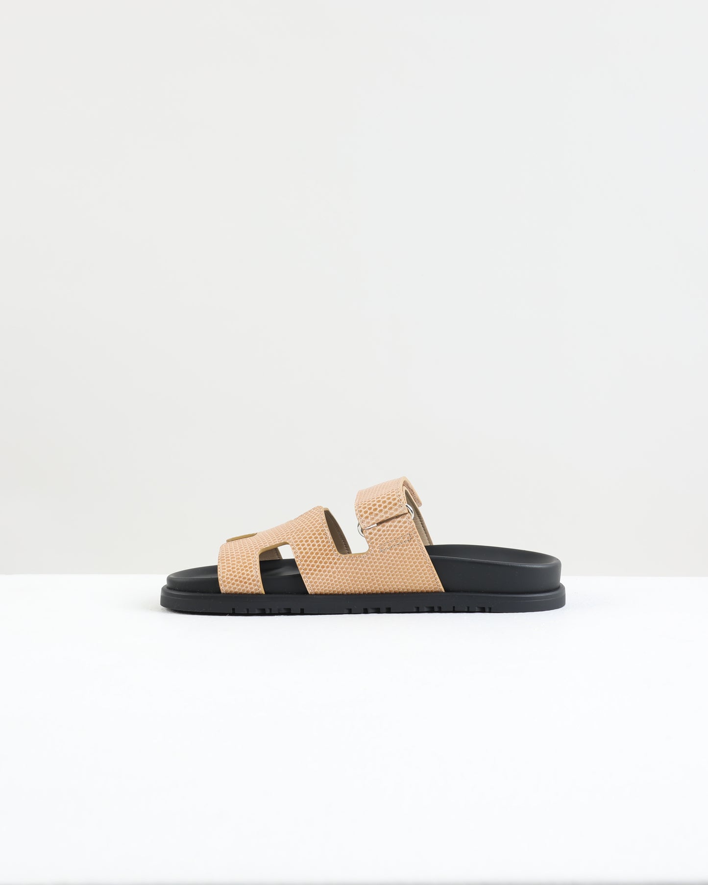 Chypre Sandal in Beige Lizard Skin