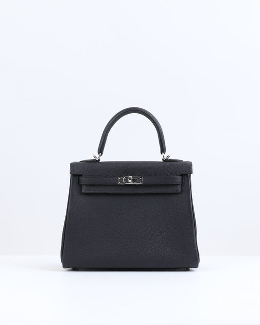 Kelly 25 Black in Togo Leather with Palladium Hardware