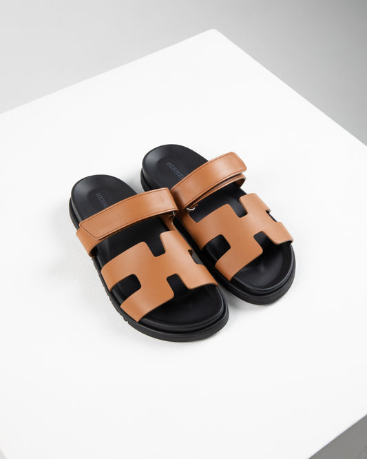 Chypre Sandal Femme in Gold & Black Calfskin