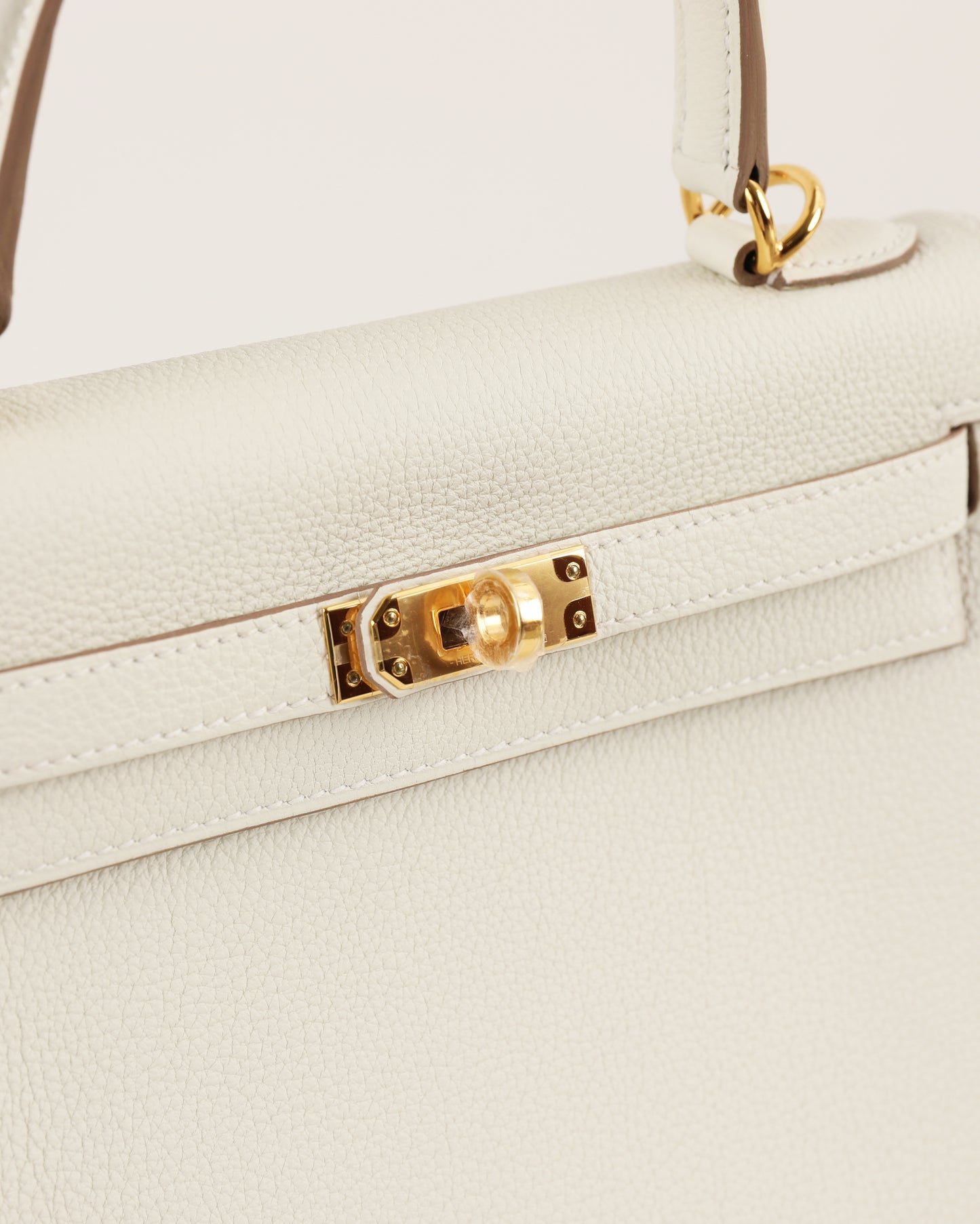 Kelly 25 Mushroom in Togo Leather with Gold Hardware