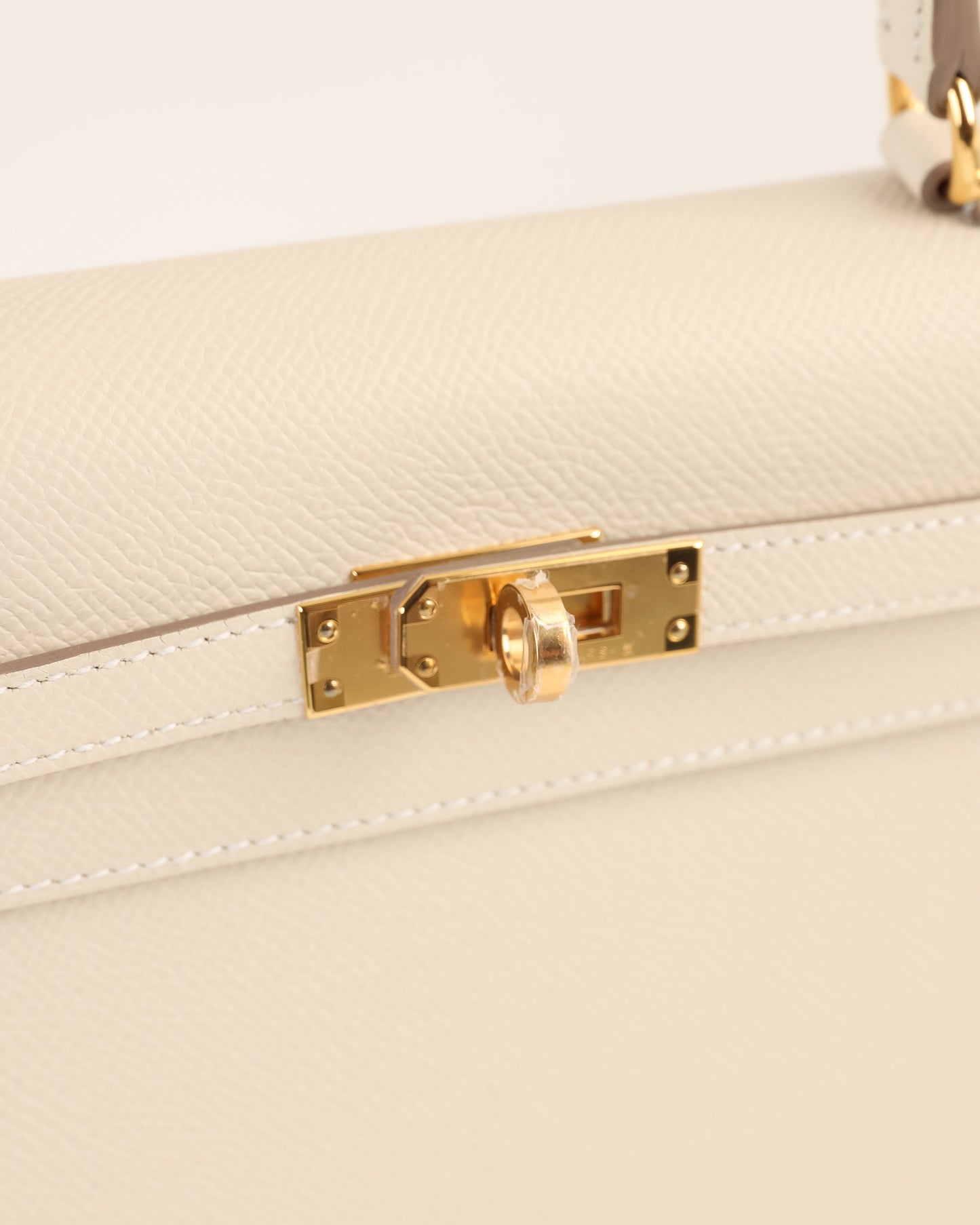 Kelly 25 Sellier Craie in Epsom Leather with Gold Hardware