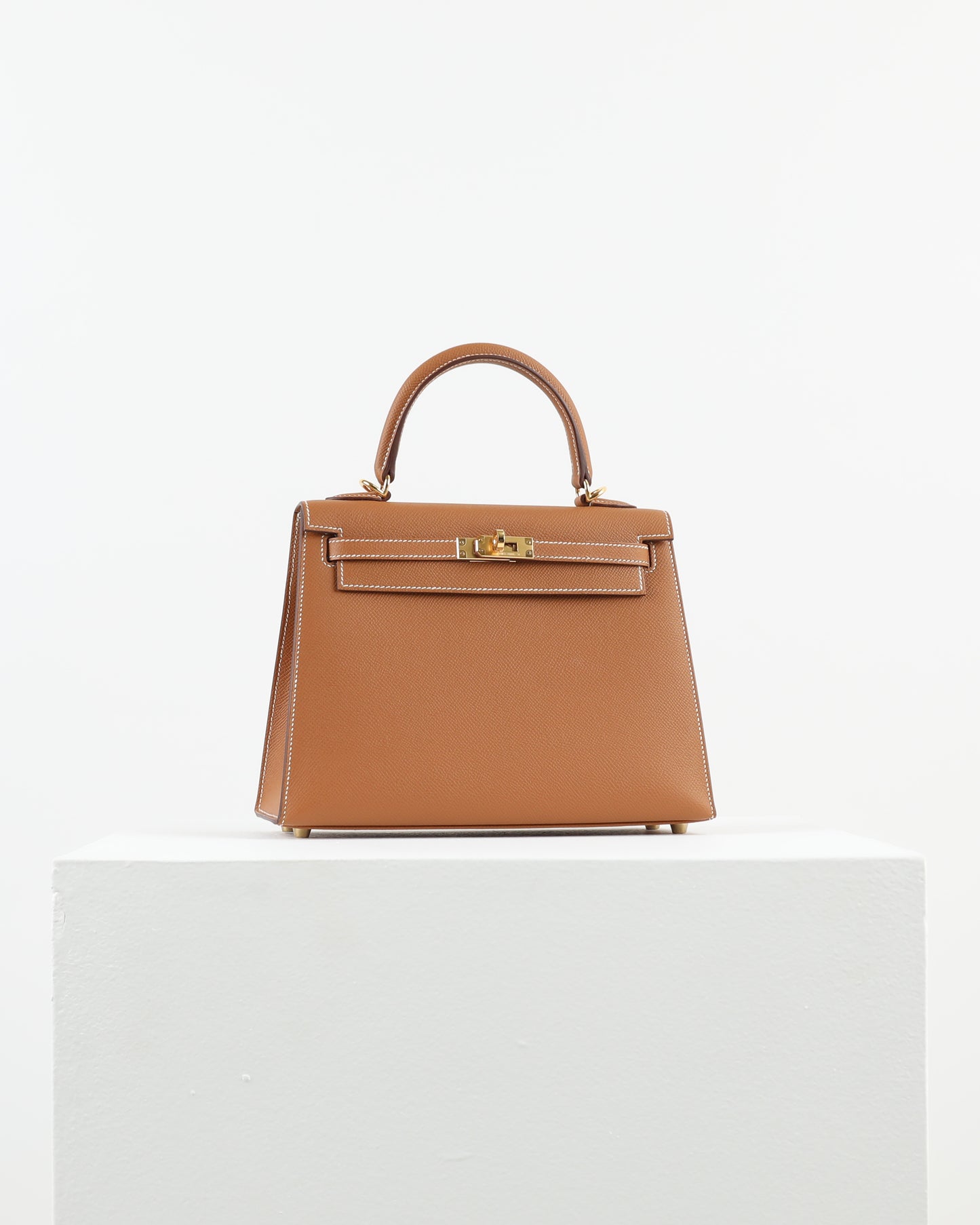Kelly 25 Gold in Epsom Leather with Gold Hardware
