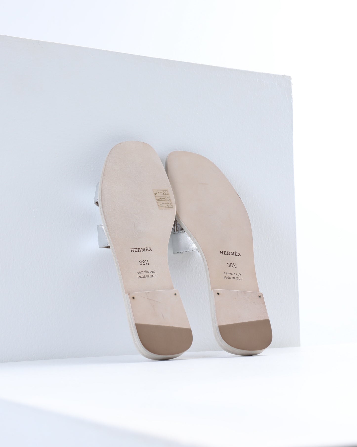 Oran Sandal Silver in Calfskin leather