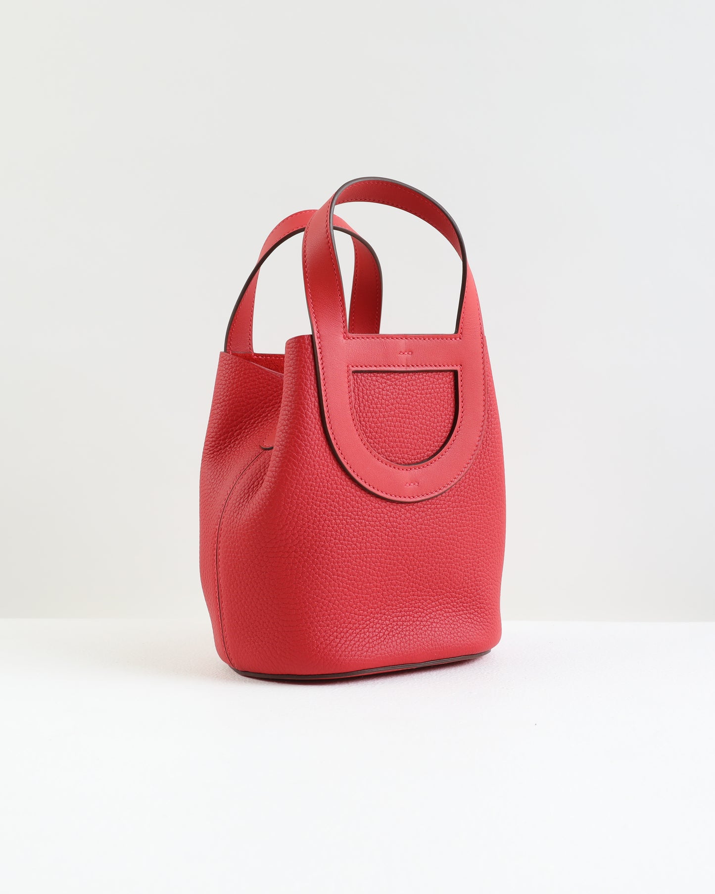In-The-Loop 18 Vermillon in Clemence Leather with Gold Hardware