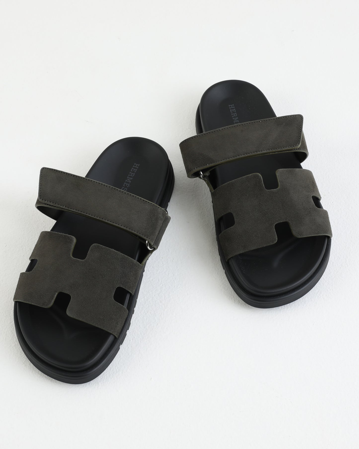Chypre Sandal in Vert Foret Suede Leather