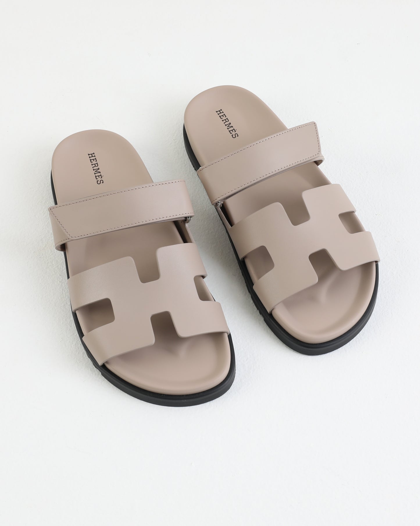 Chypre Sandal in Beige Mastic Calfskin Leather